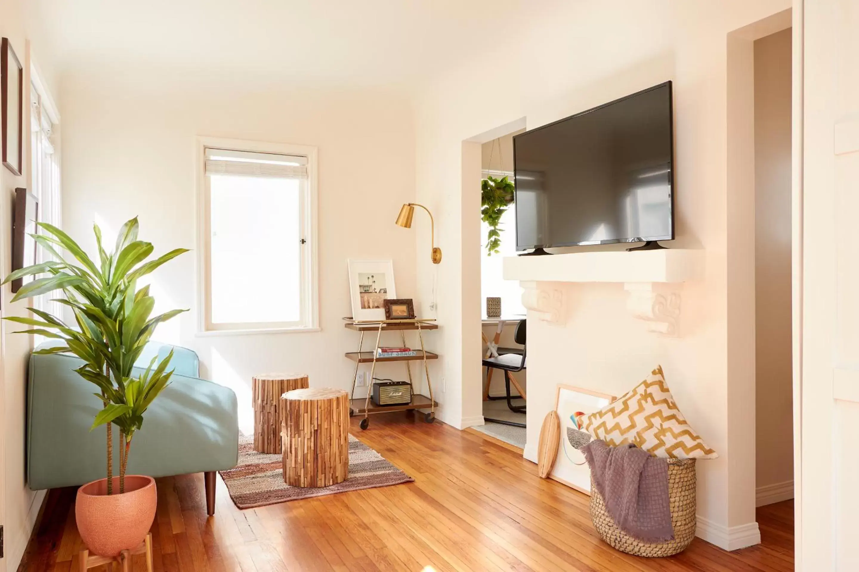 TV/Entertainment Center in Sonder The Bungalows