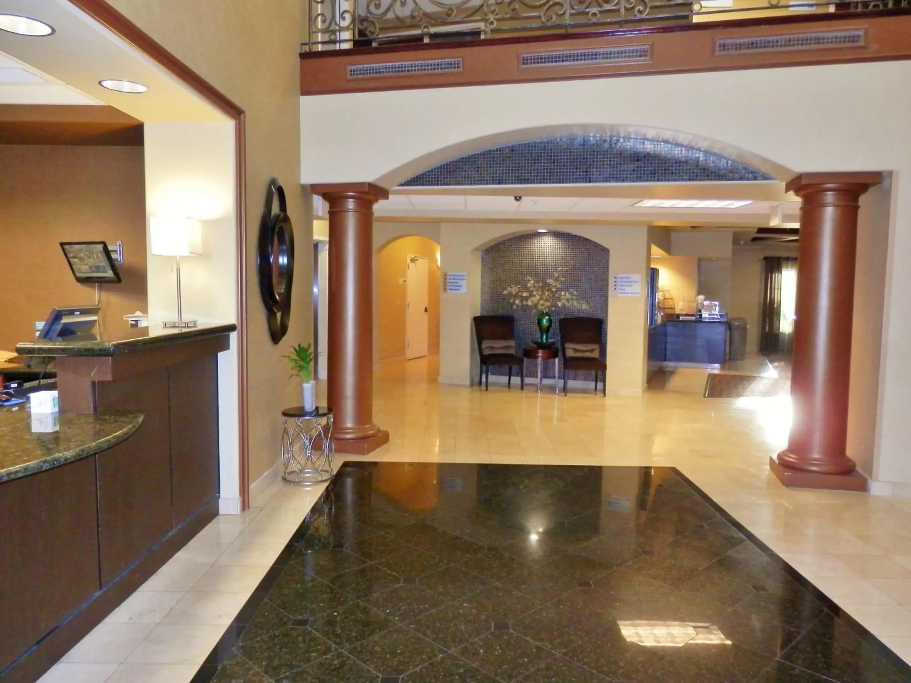 Property building, Lobby/Reception in Holiday Inn Express San Pablo - Richmond Area, an IHG Hotel