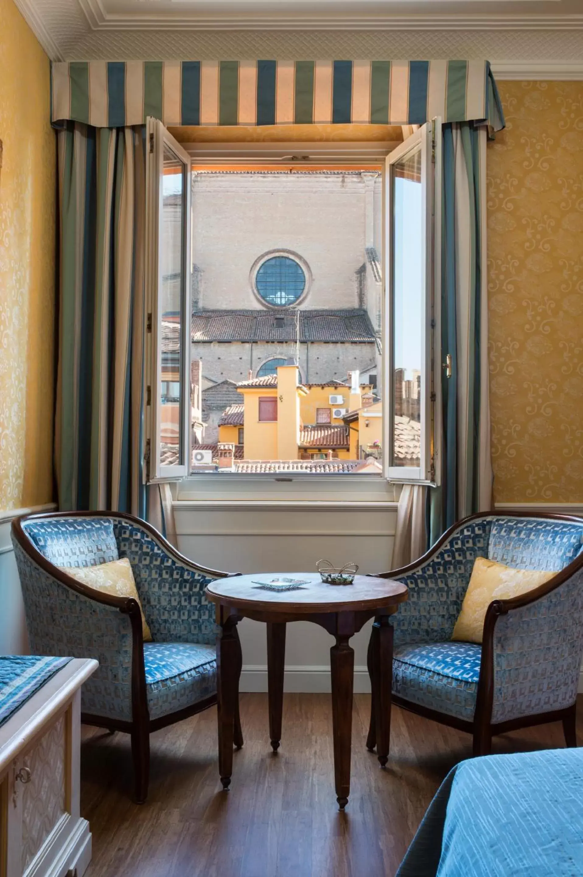 Seating Area in Art Hotel Orologio