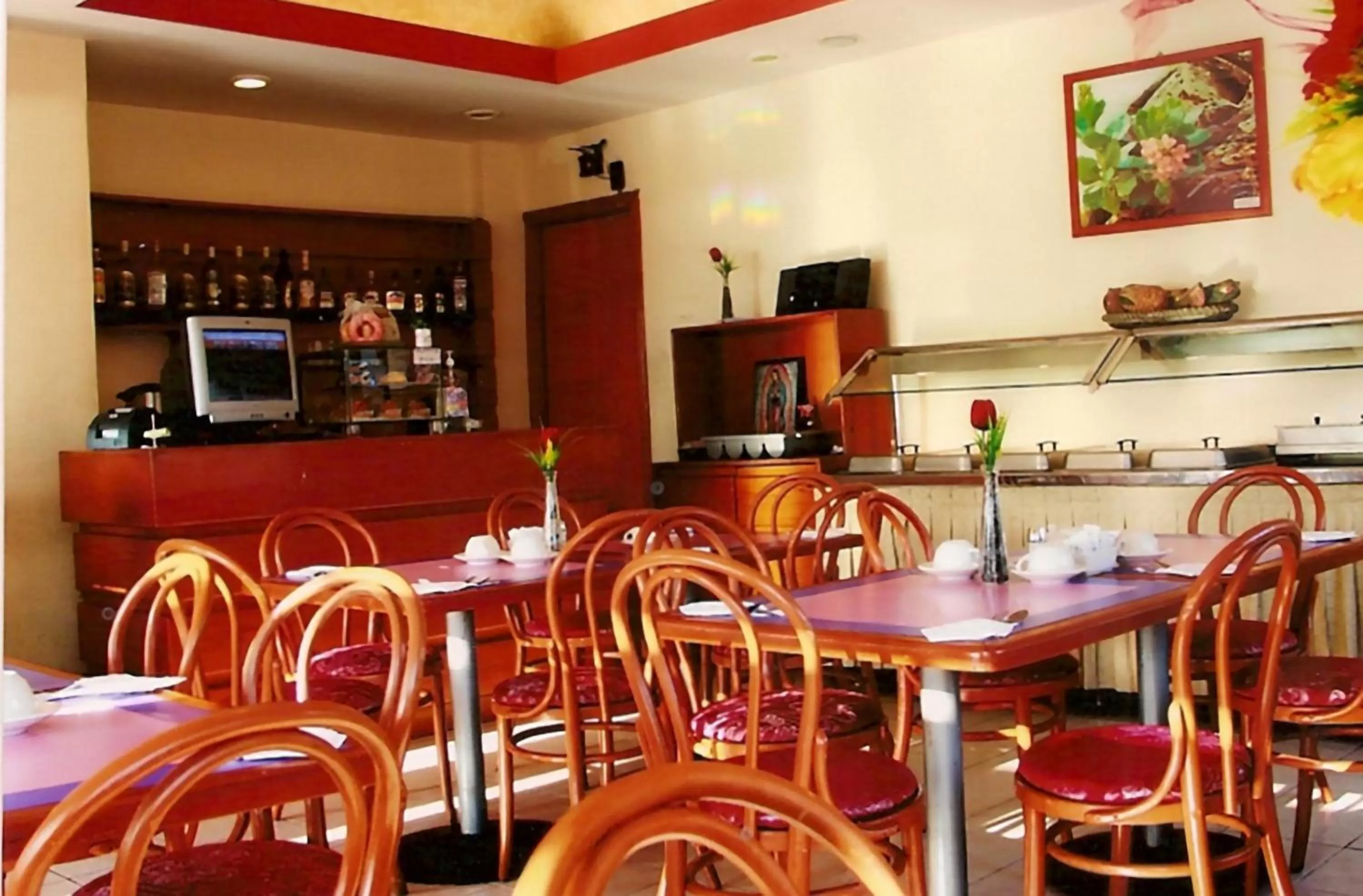Restaurant/places to eat in Hotel del Parque