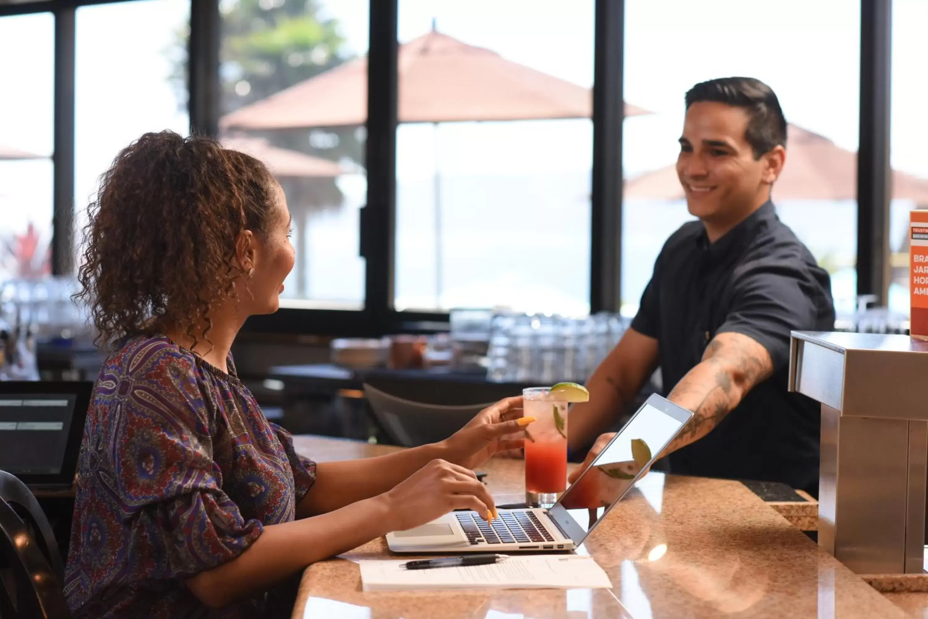 Lounge or bar in The Cliffs Hotel and Spa