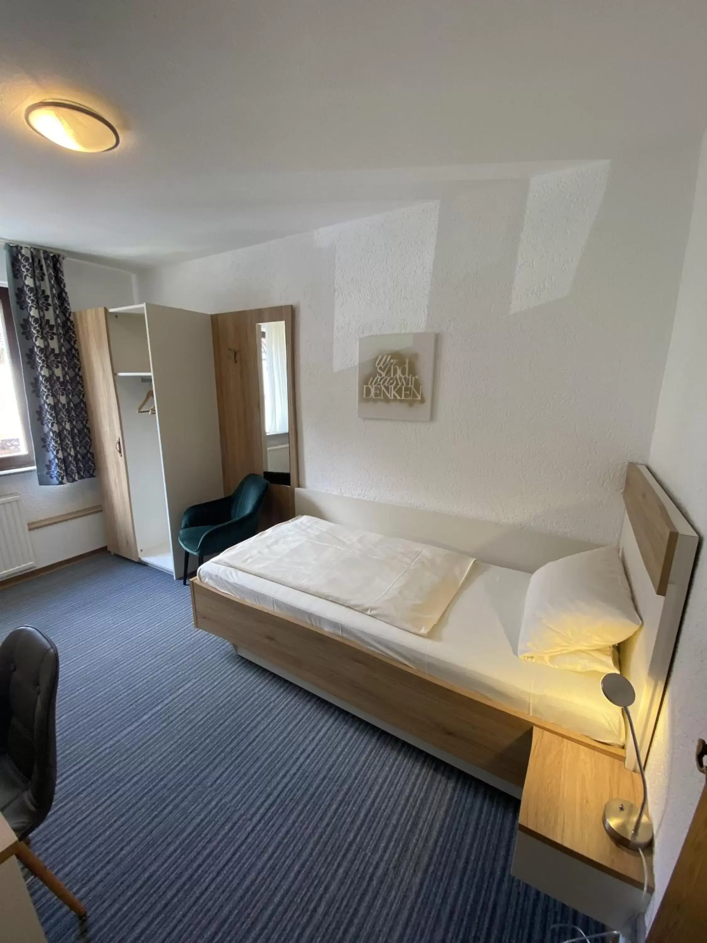 Bedroom, Bed in Hotel Berghof Wasserkuppe & Gästehaus Fuldaquelle Bedroom, Bed in Hotel Berghof Wasserkuppe & Gästehaus Fuldaquelle