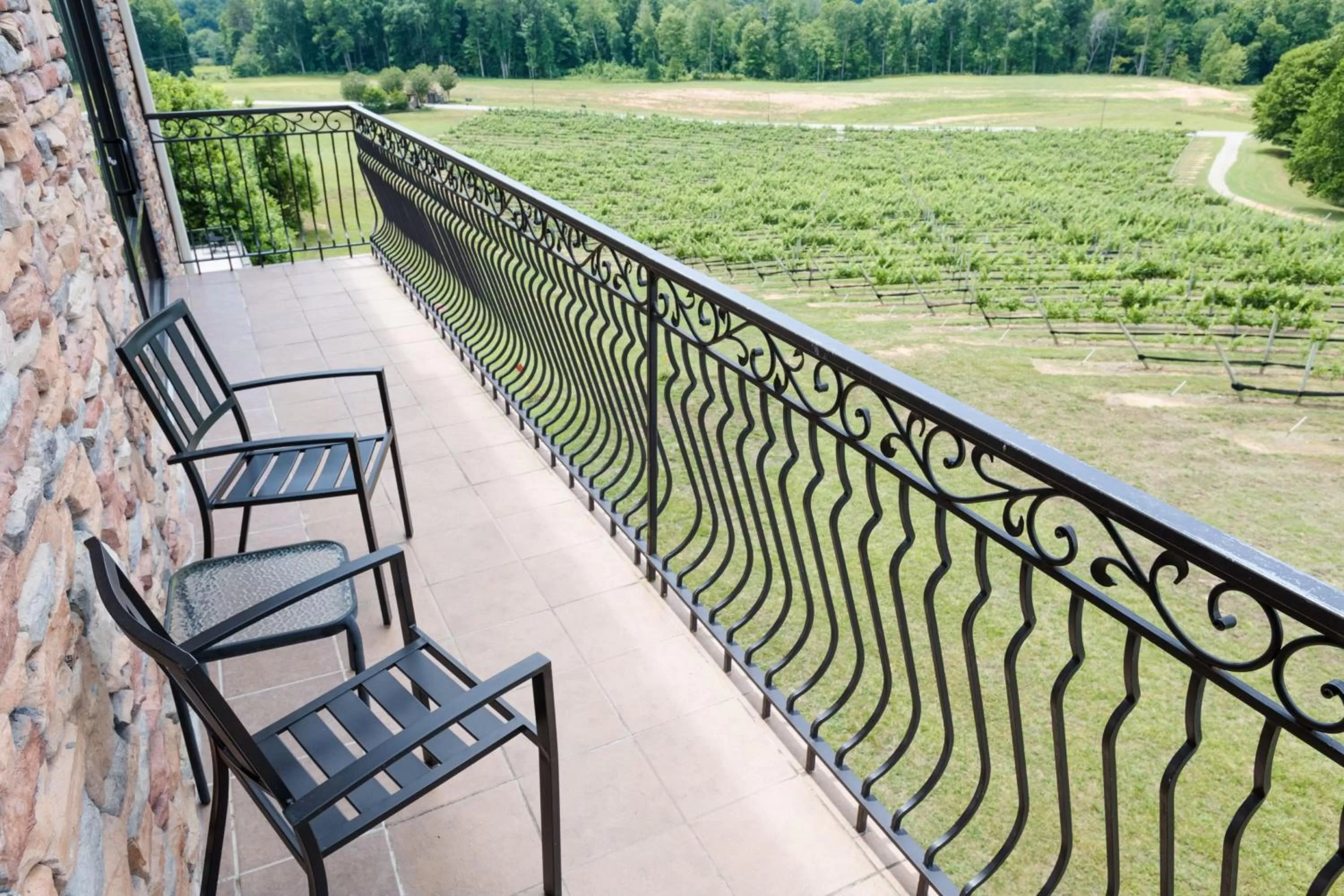 Photo of the whole room in Holiday Inn Express & Suites Lexington North West-The Vineyard by IHG