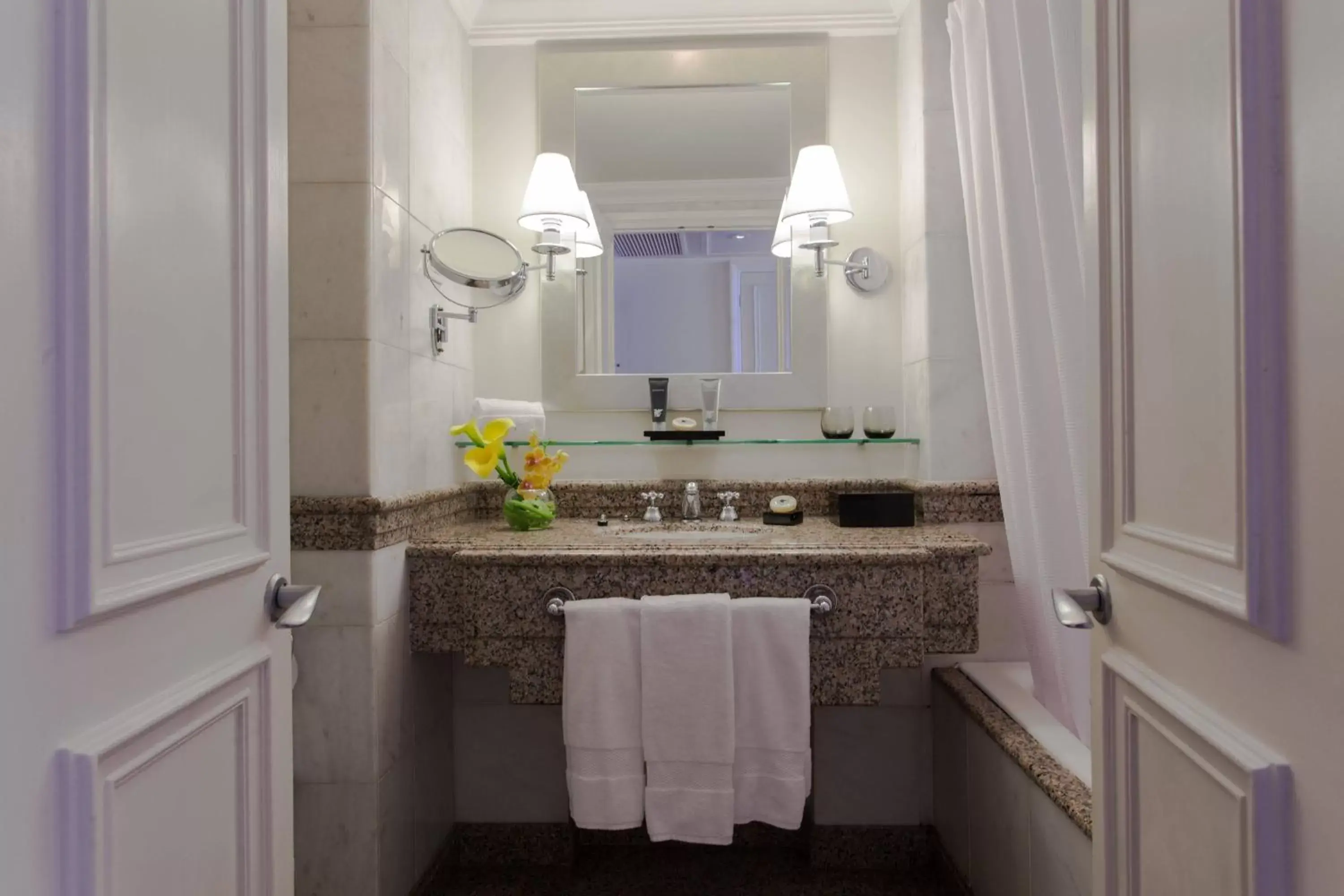 Bathroom in JW Marriott Rio de Janeiro