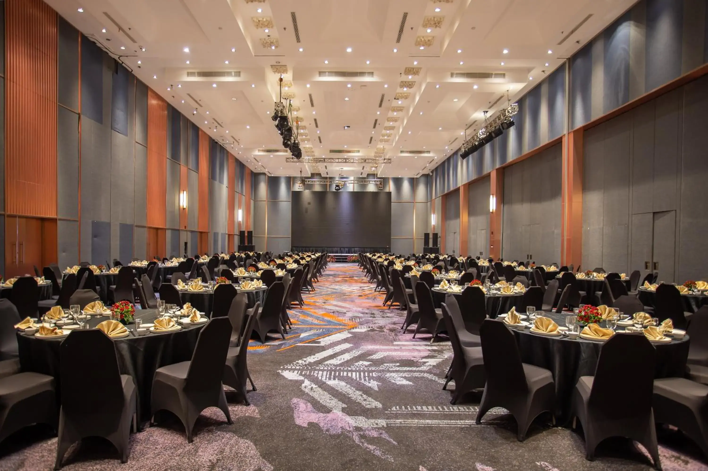 Meeting/conference room, Banquet Facilities in HARRIS Hotel & Conventions Gubeng