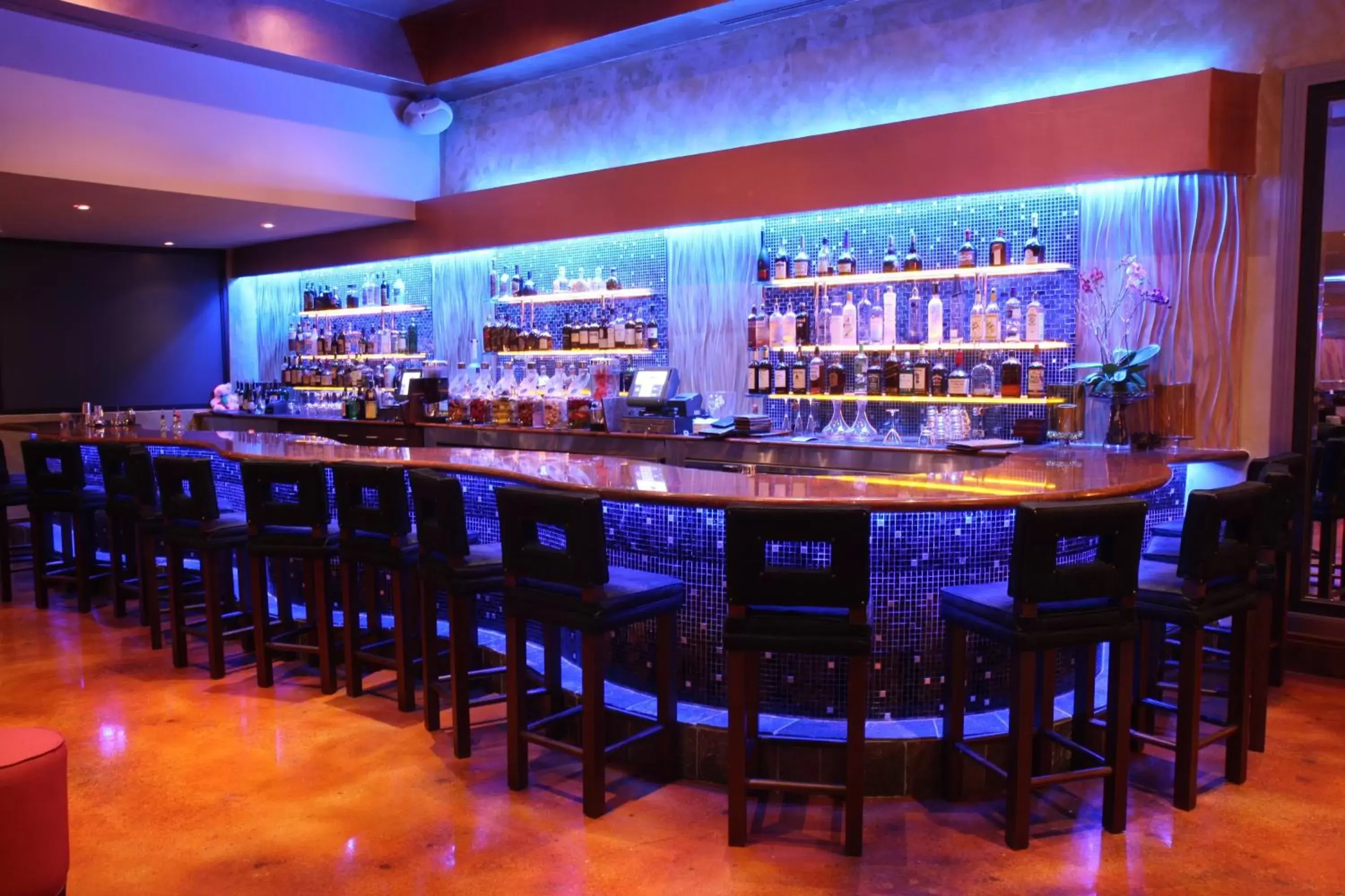 Lounge or bar, Lounge/Bar in Newport Beachside Hotel & Resort