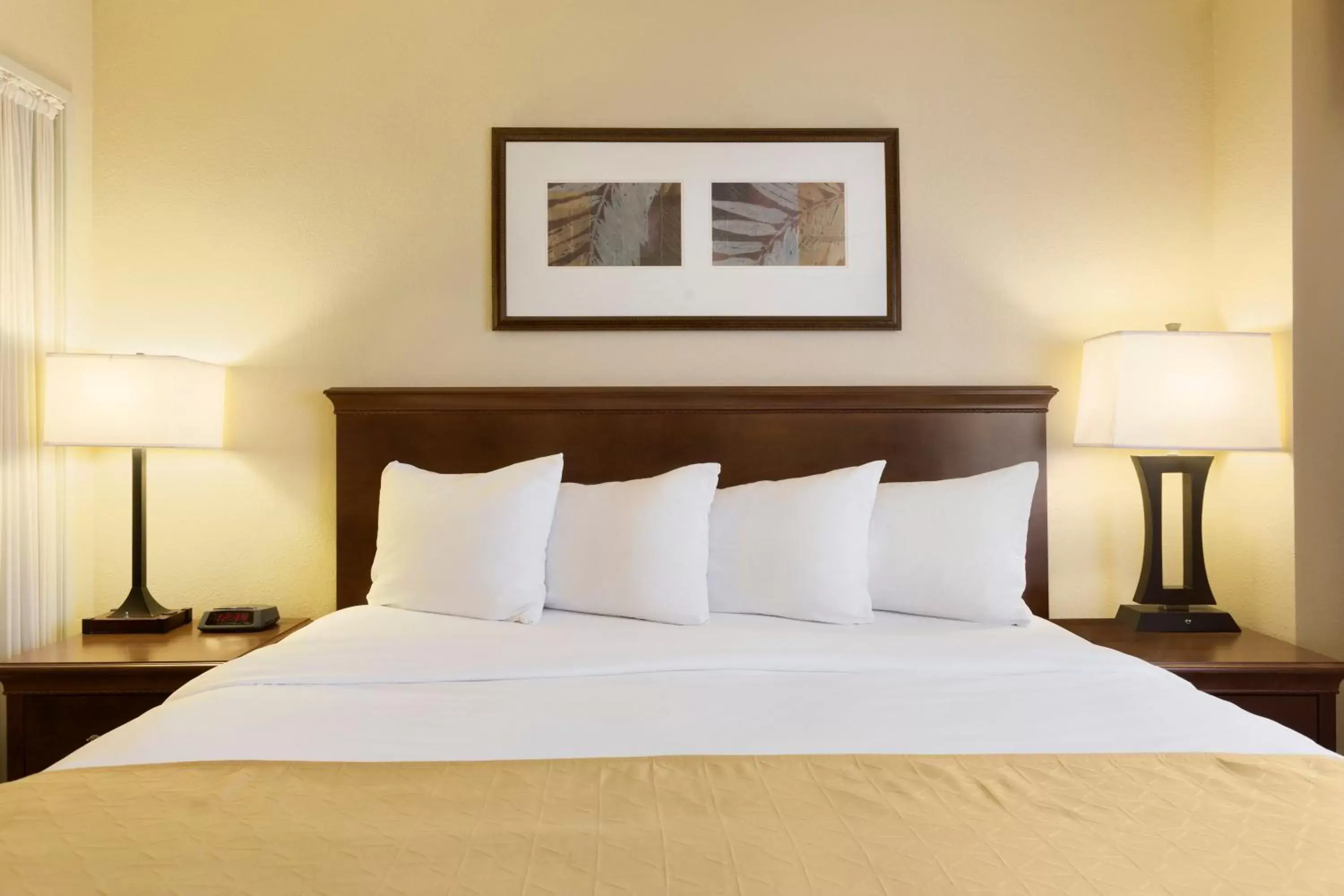 Bed in Country Inn & Suites by Radisson, Owatonna, MN Bed in Country Inn & Suites by Radisson, Owatonna, MN