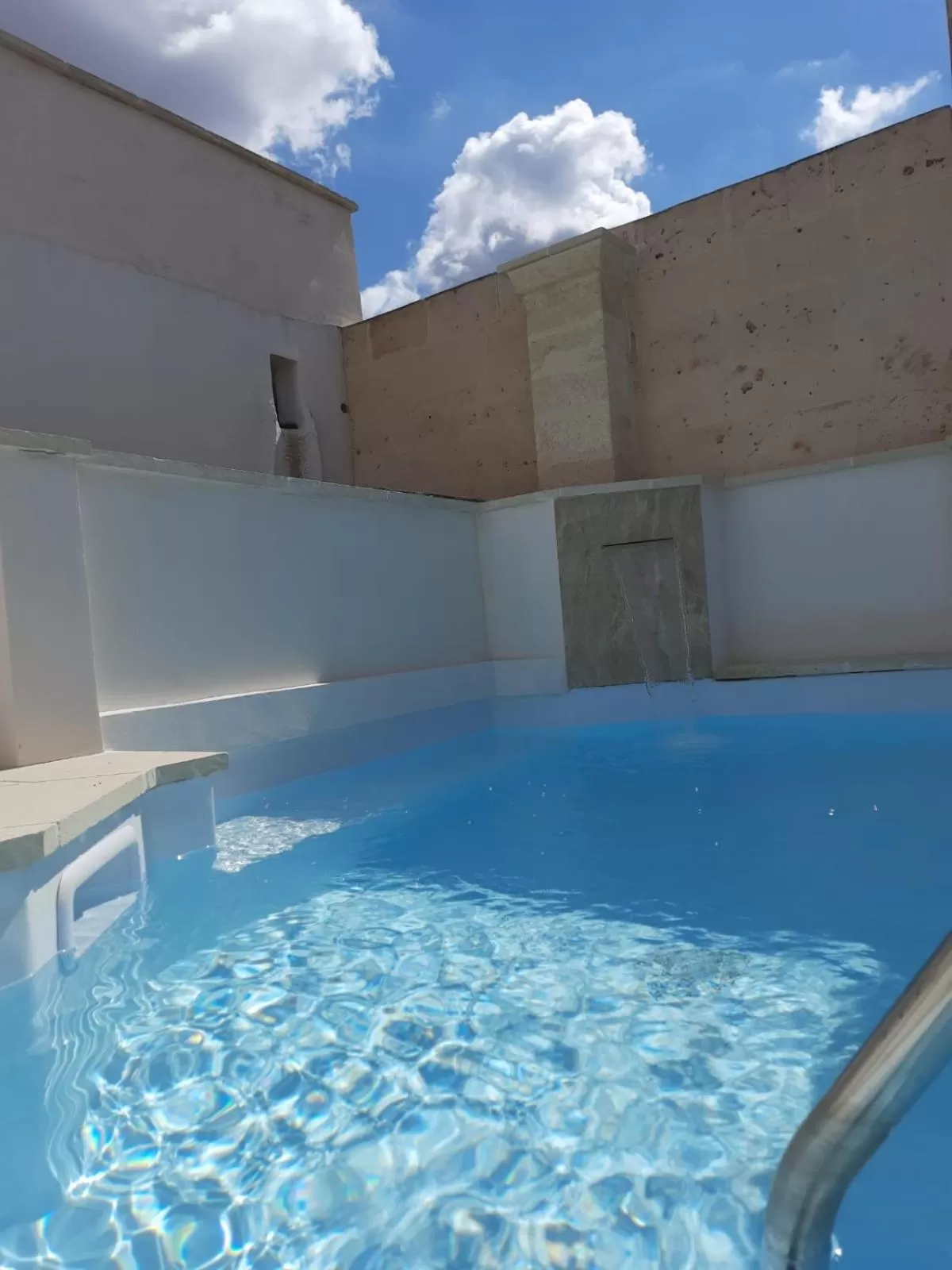 Swimming pool in Sine Tempore B&B