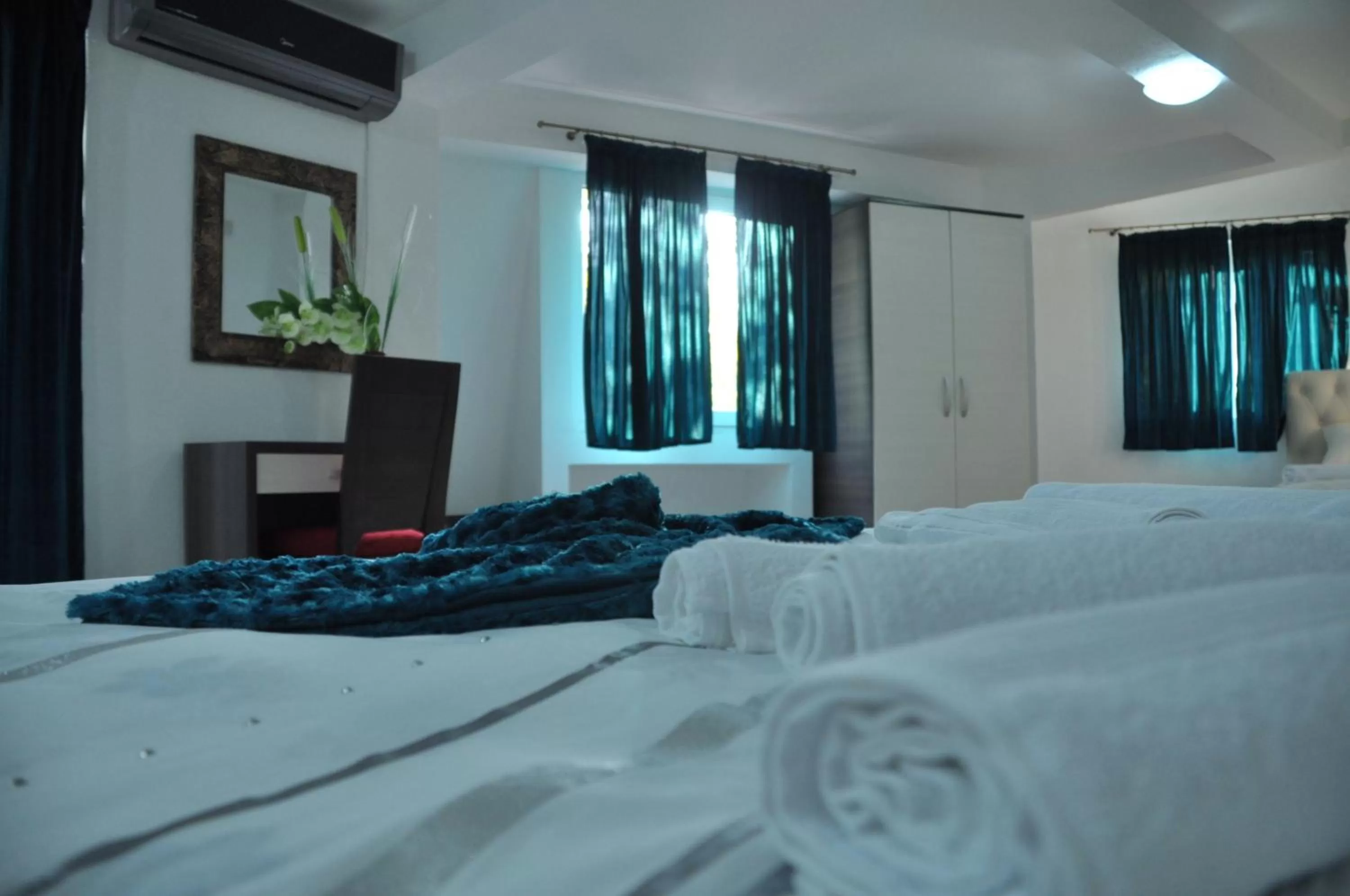 Mountain view, Bed in Villa Bella Boutique Hotel