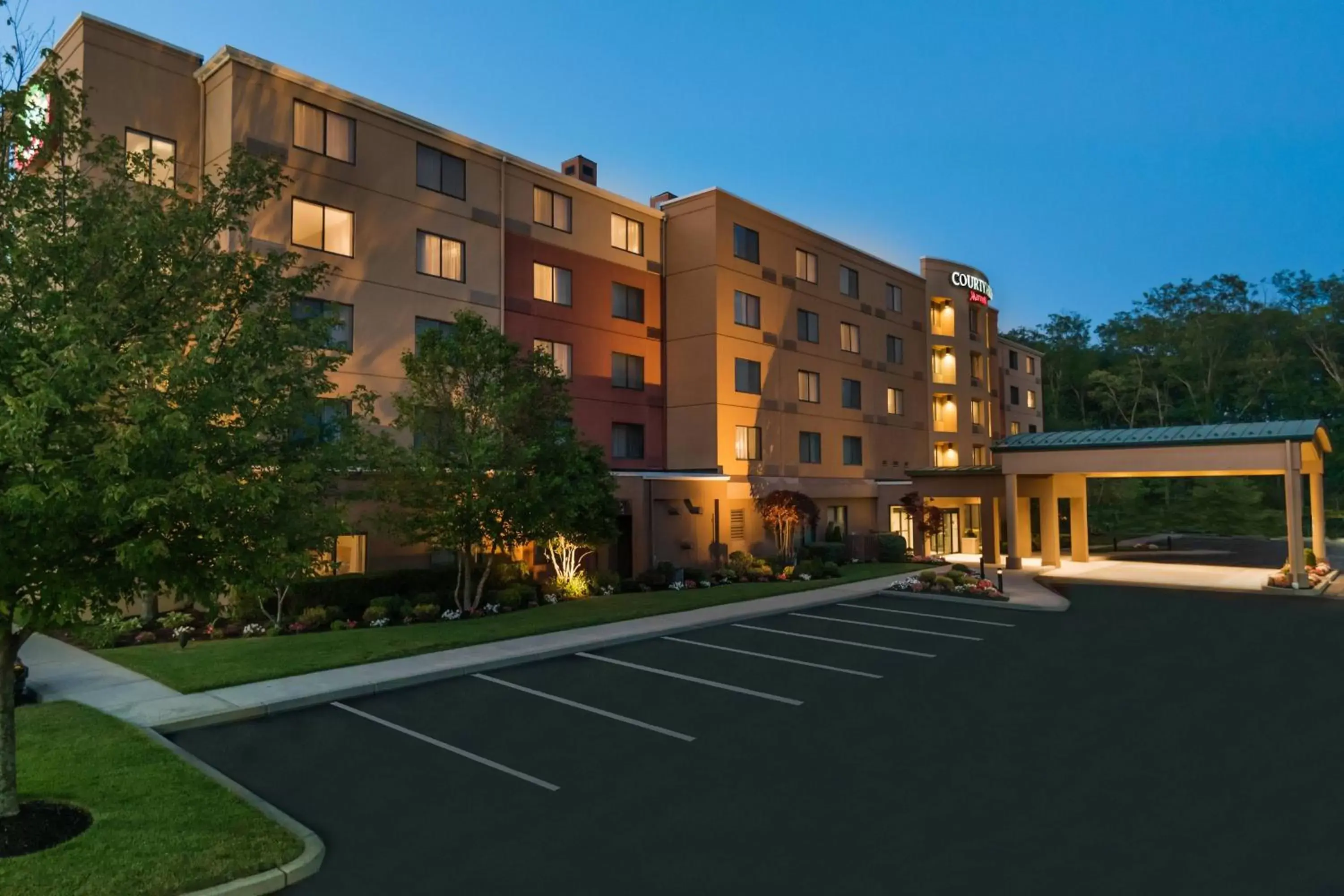Property Building in Courtyard by Marriott Providence Lincoln