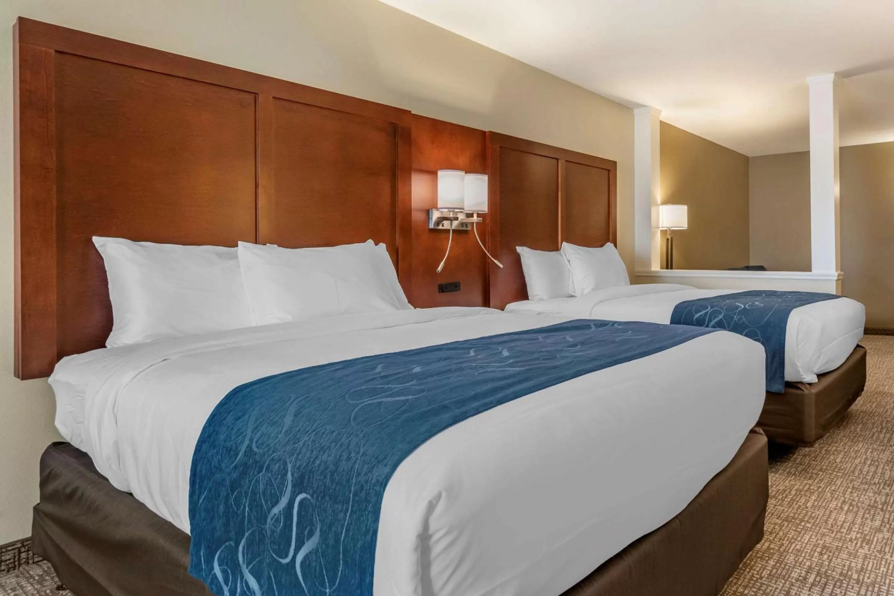 Bedroom, Bed in Comfort Suites Daytona Beach-Speedway