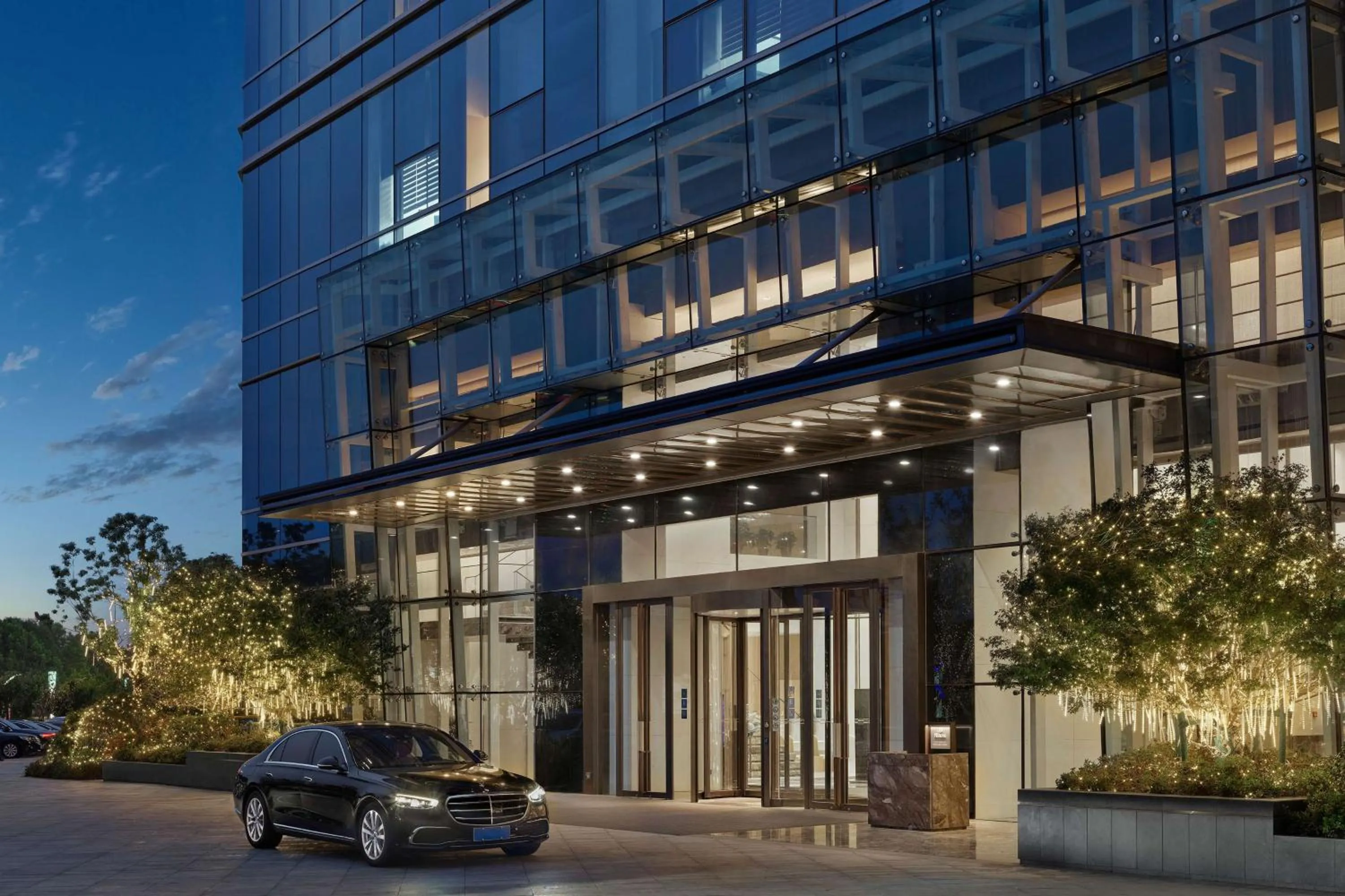 Property building in Hilton Suzhou Yinshan Lake