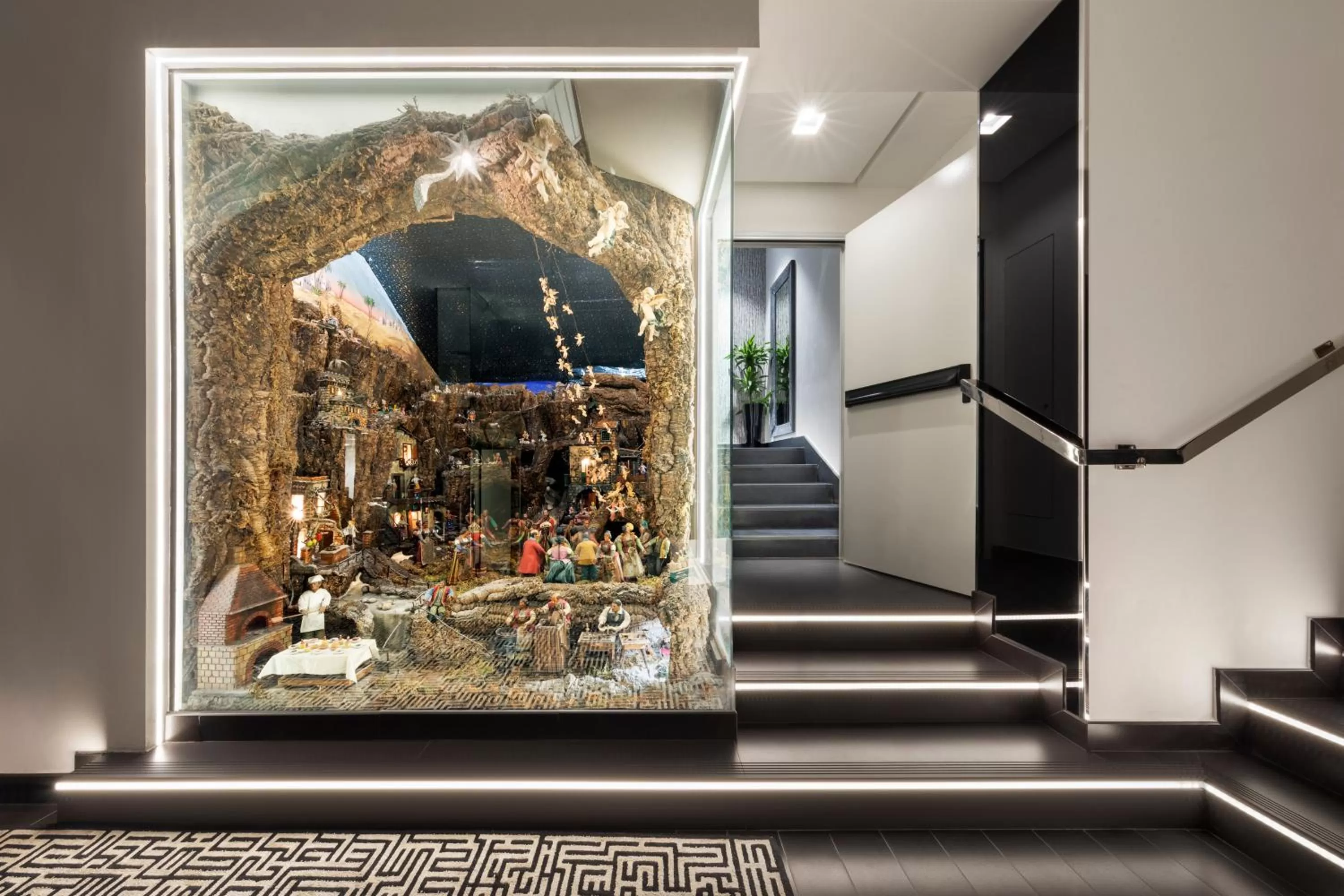 Communal lounge/ TV room in LHP Napoli Palace & SPA