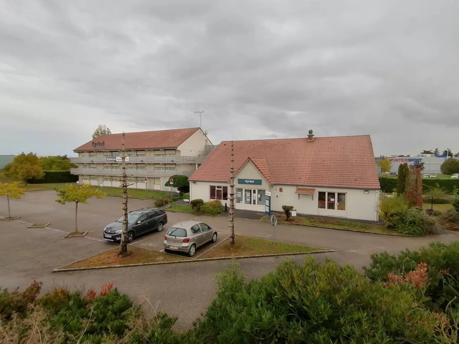 Property building in KYRIAD Issoudun