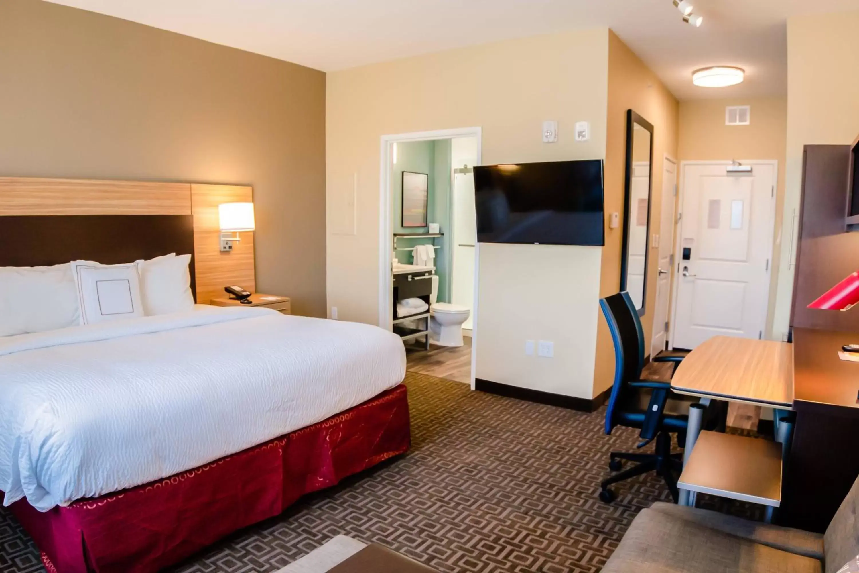 Bedroom, Bed in TownePlace Suites by Marriott Temple