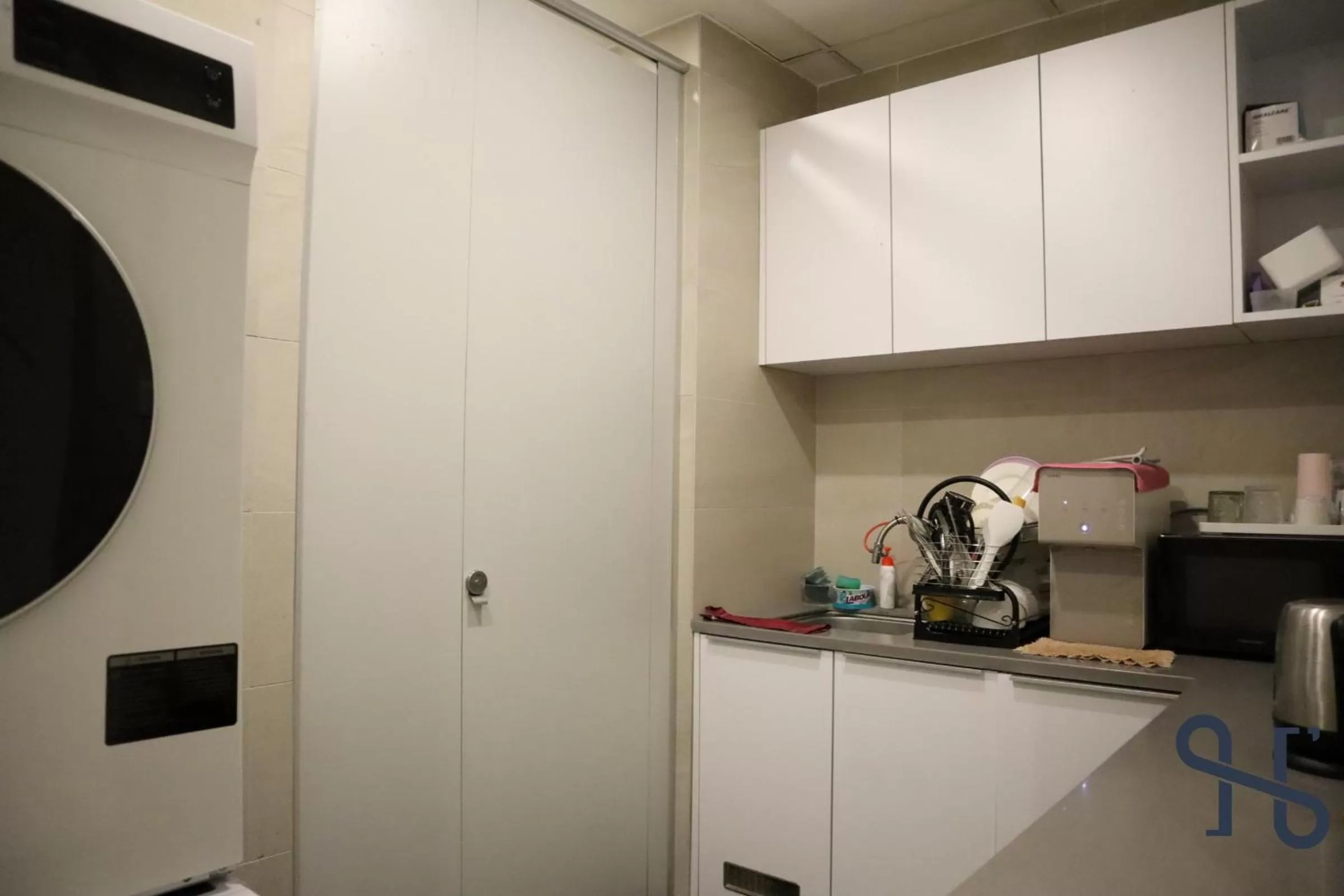 Kitchen/Kitchenette in Homi Breeze 和逸微风 at Sutera Avenue