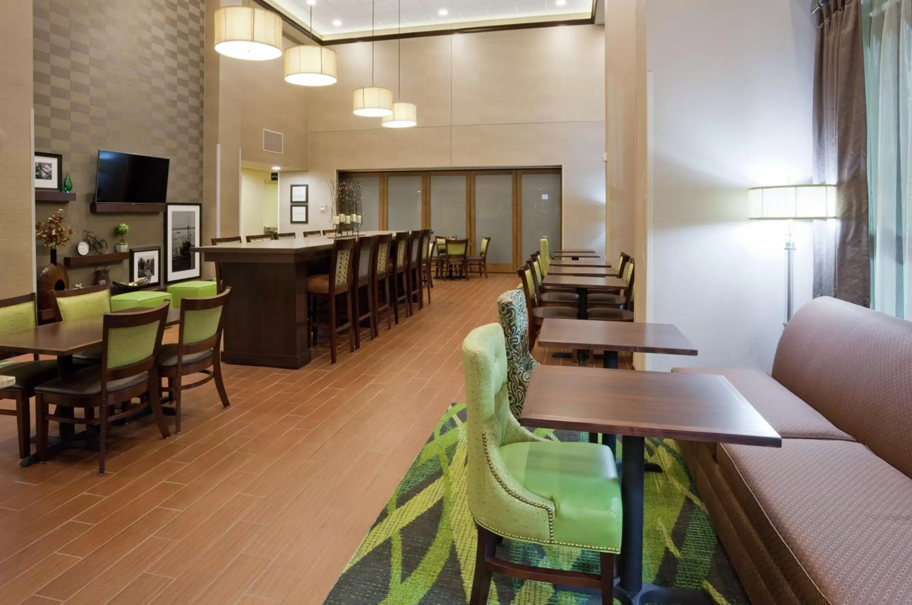 Lobby or reception, Restaurant/Places to Eat in Hampton Inn & Suites Minneapolis West/ Minnetonka