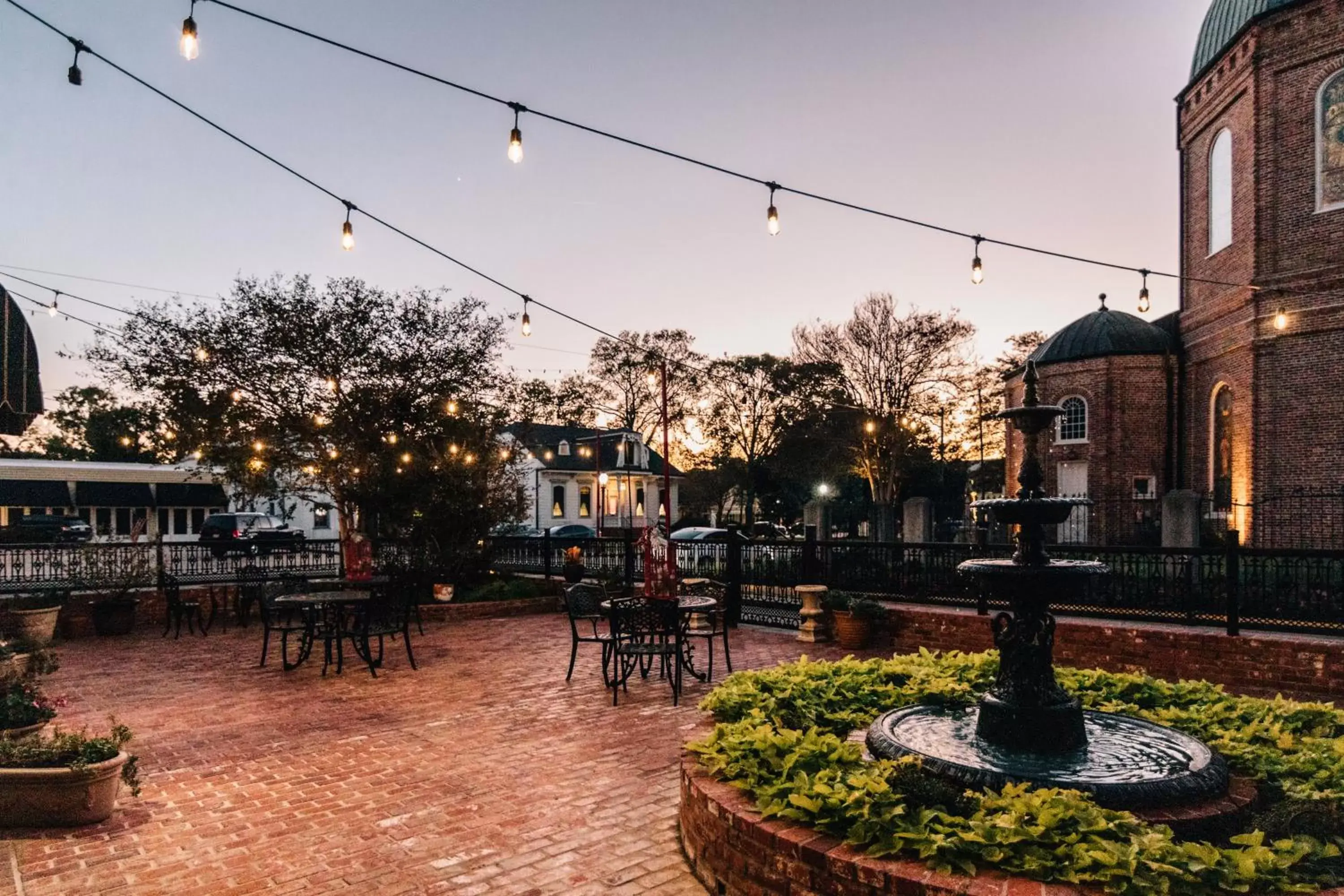 Inner courtyard view in Church Street Inn