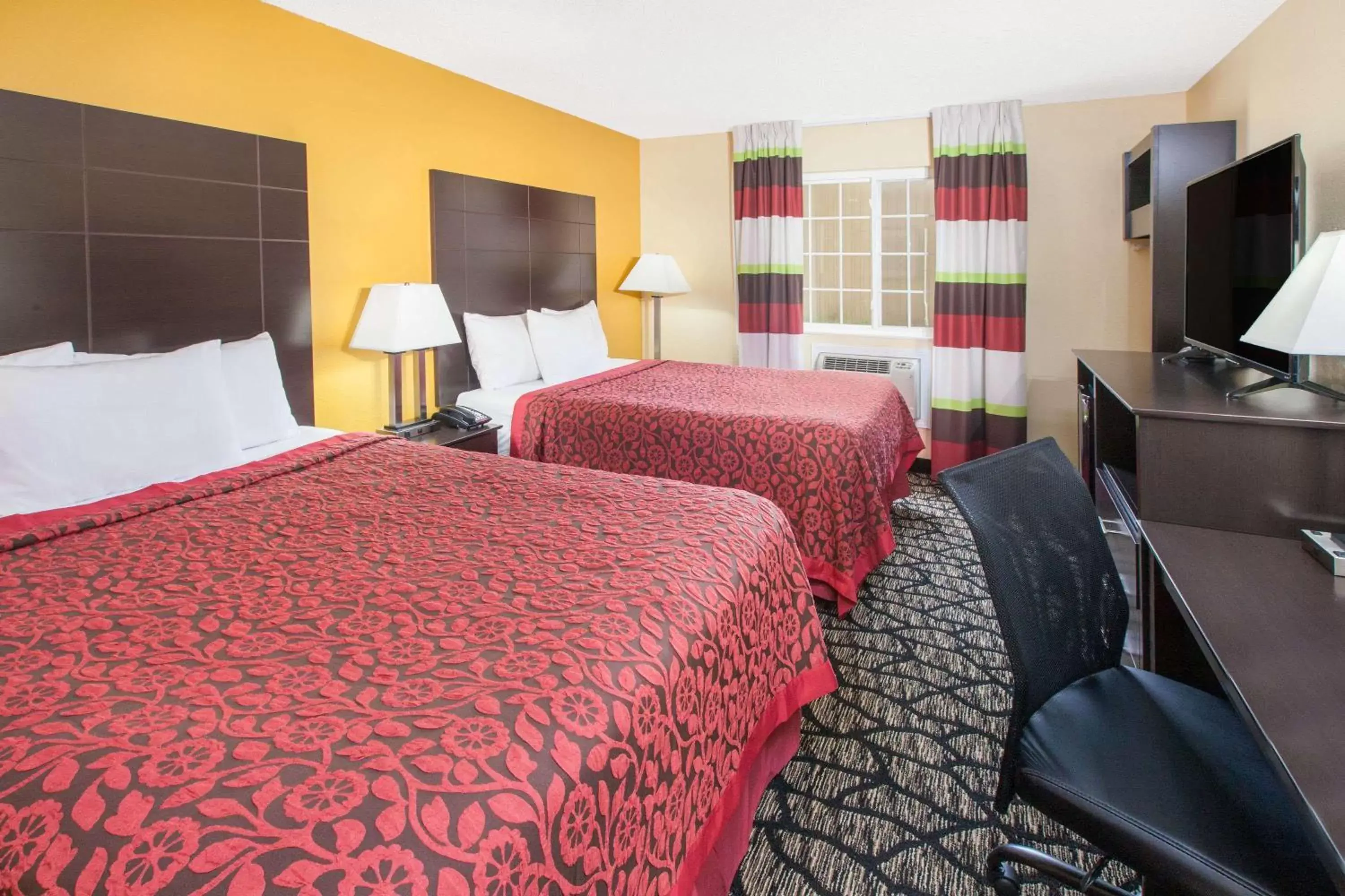 Photo of the whole room, Bed in Days Inn by Wyndham Miami