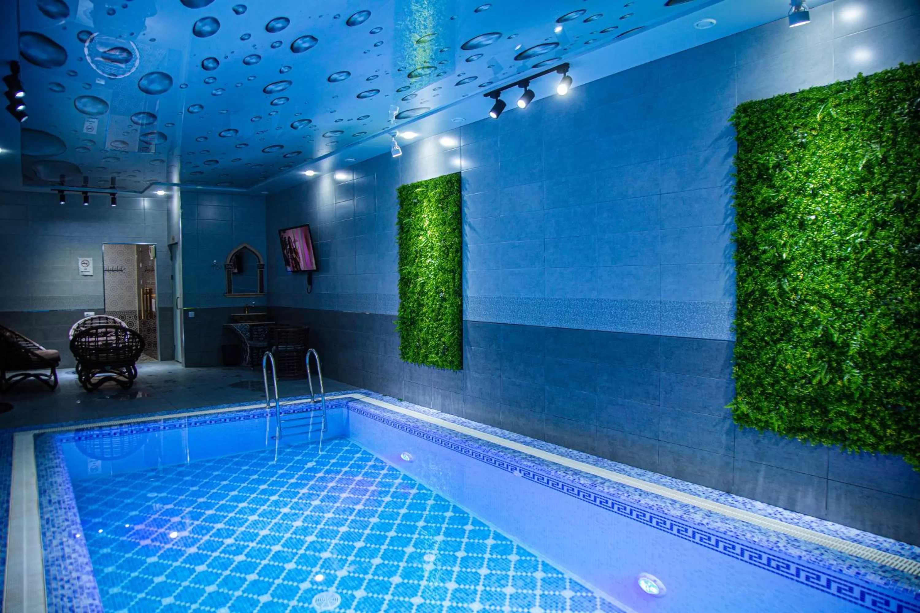 Swimming Pool in Hayat Samarkand