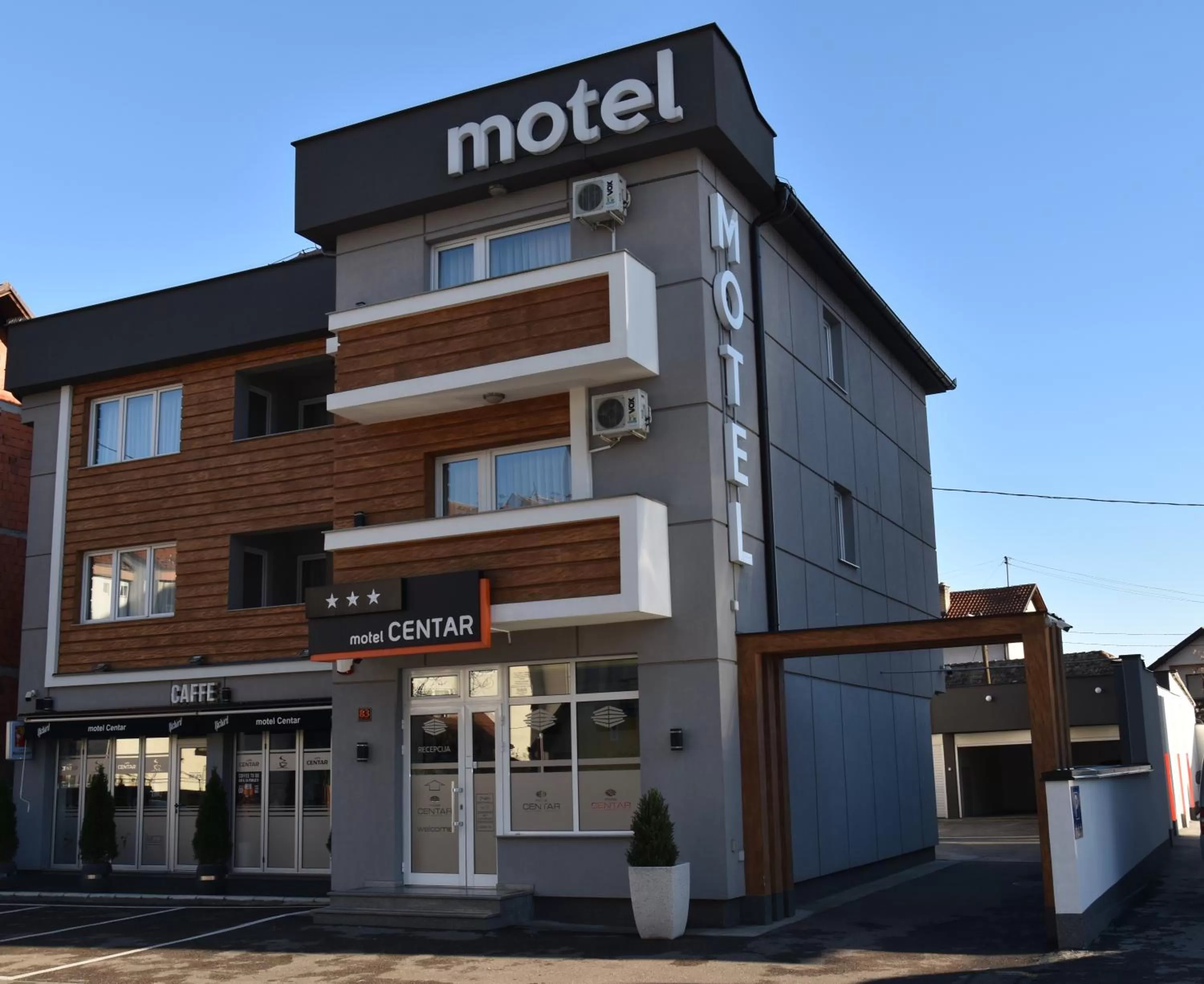 Day in Motel Centar