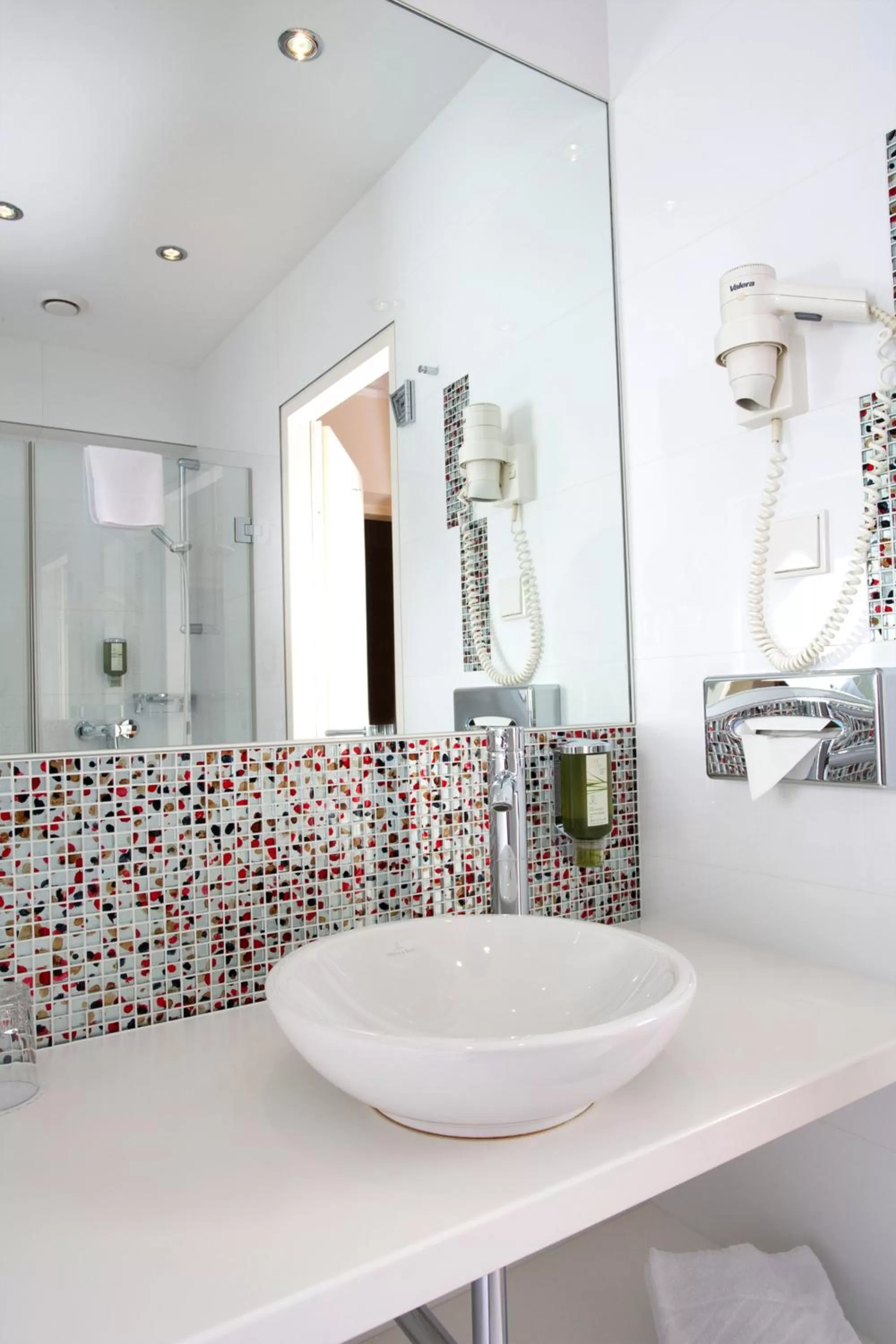 Bathroom in Hotel Wandl