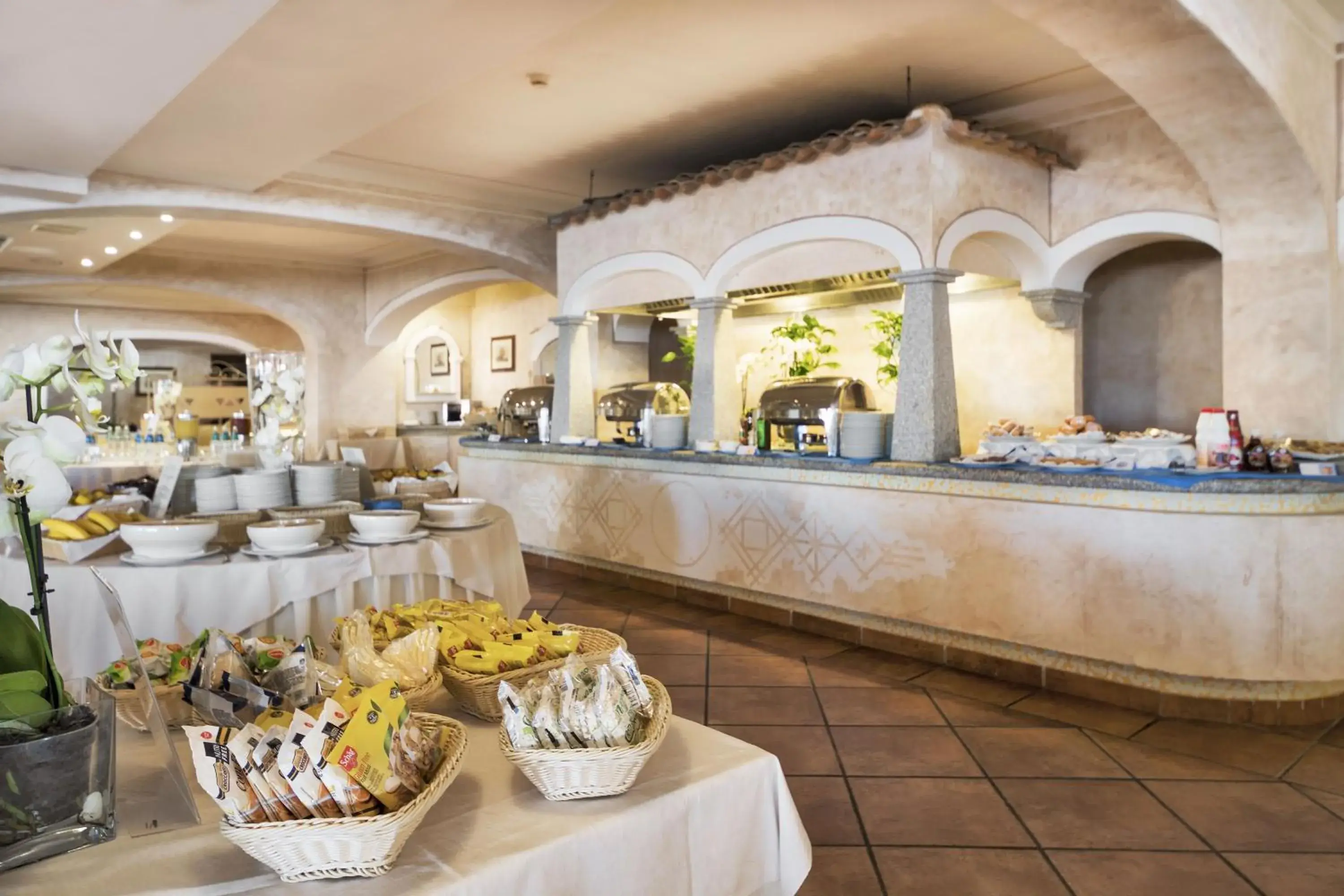 Restaurant/places to eat in Colonna Resort