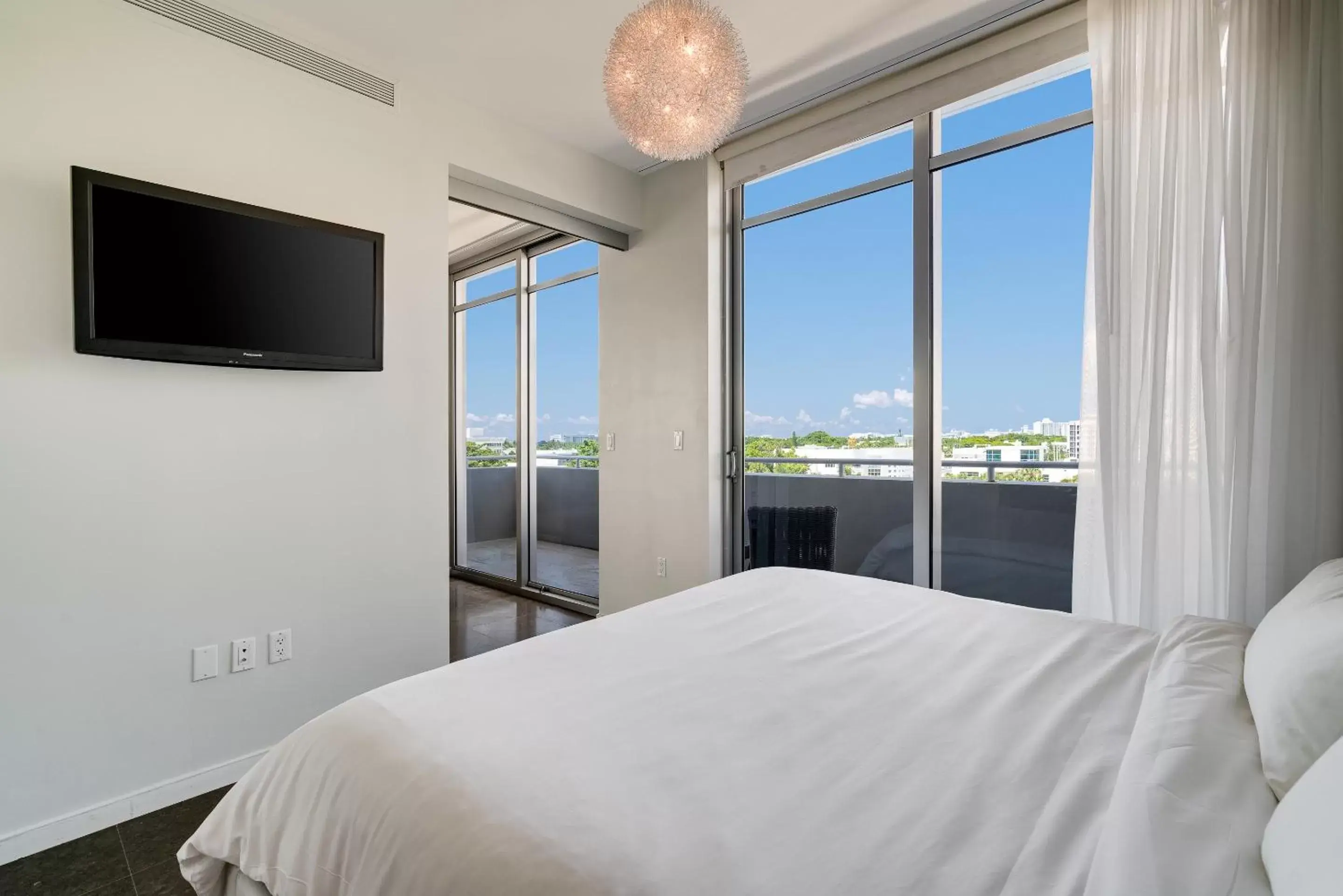 City view, Bed in Boulan South Beach