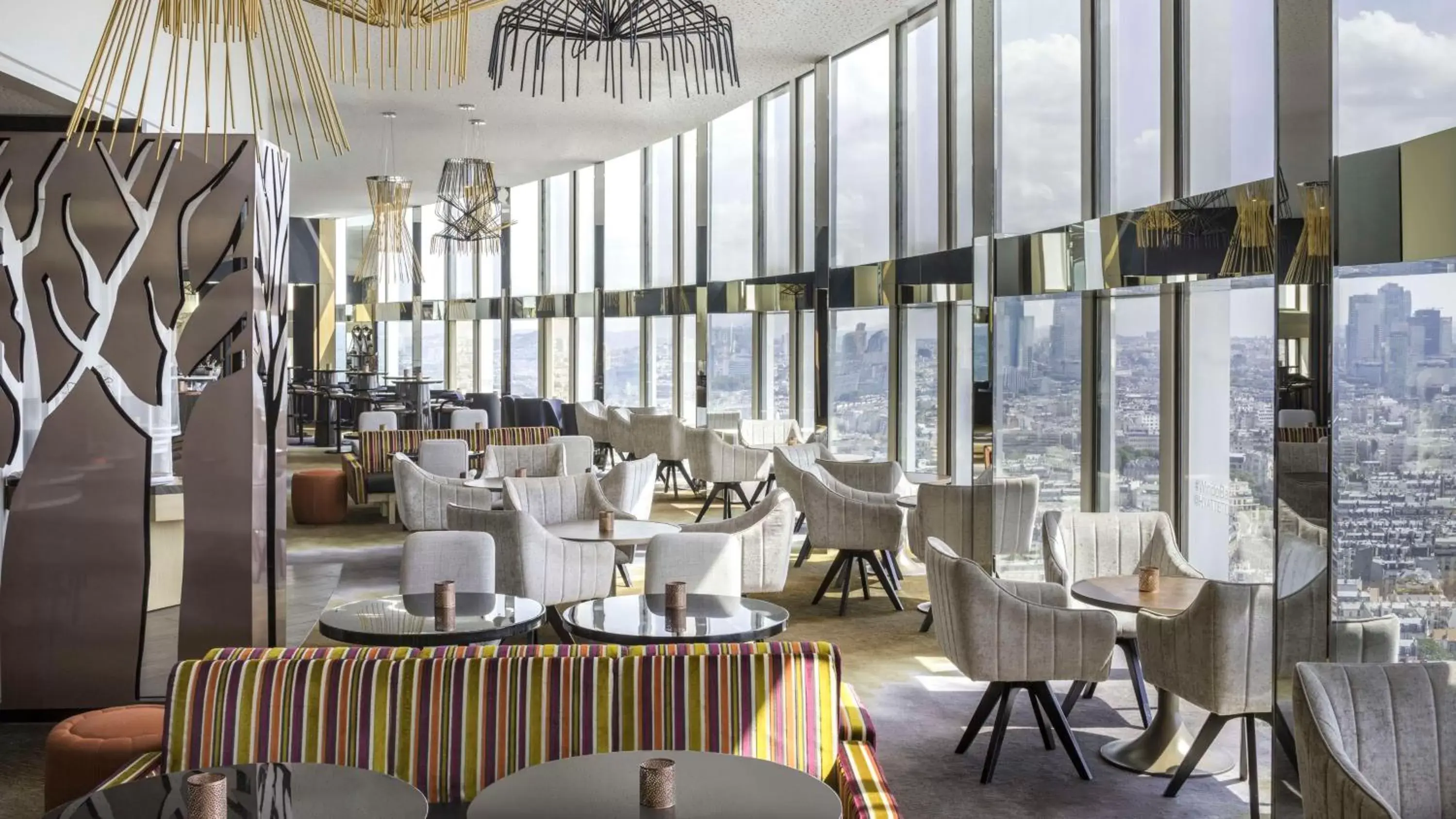 Pool view, Restaurant/Places to Eat in Hyatt Regency Paris Etoile