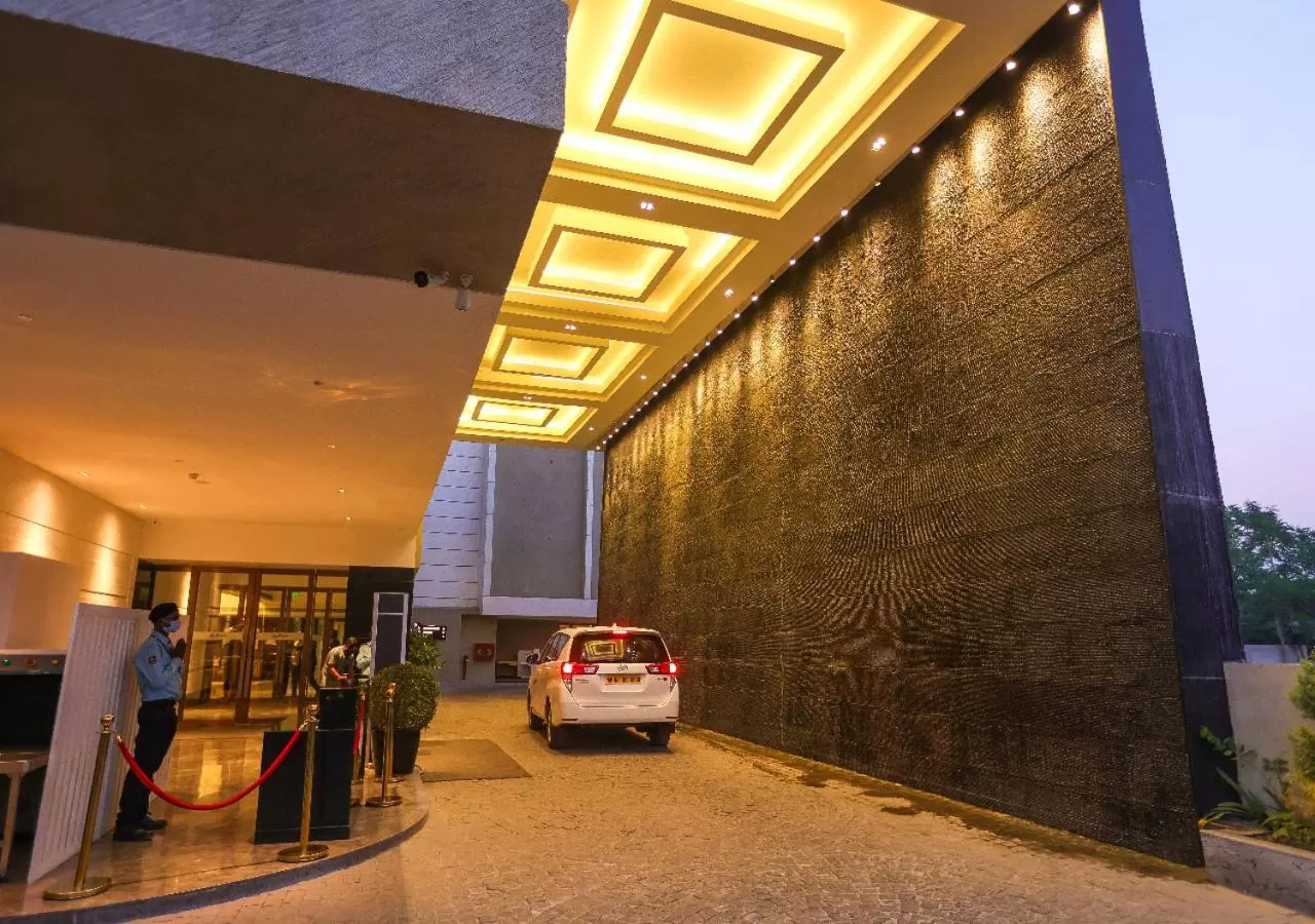 Facade/entrance in Radisson Bhopal