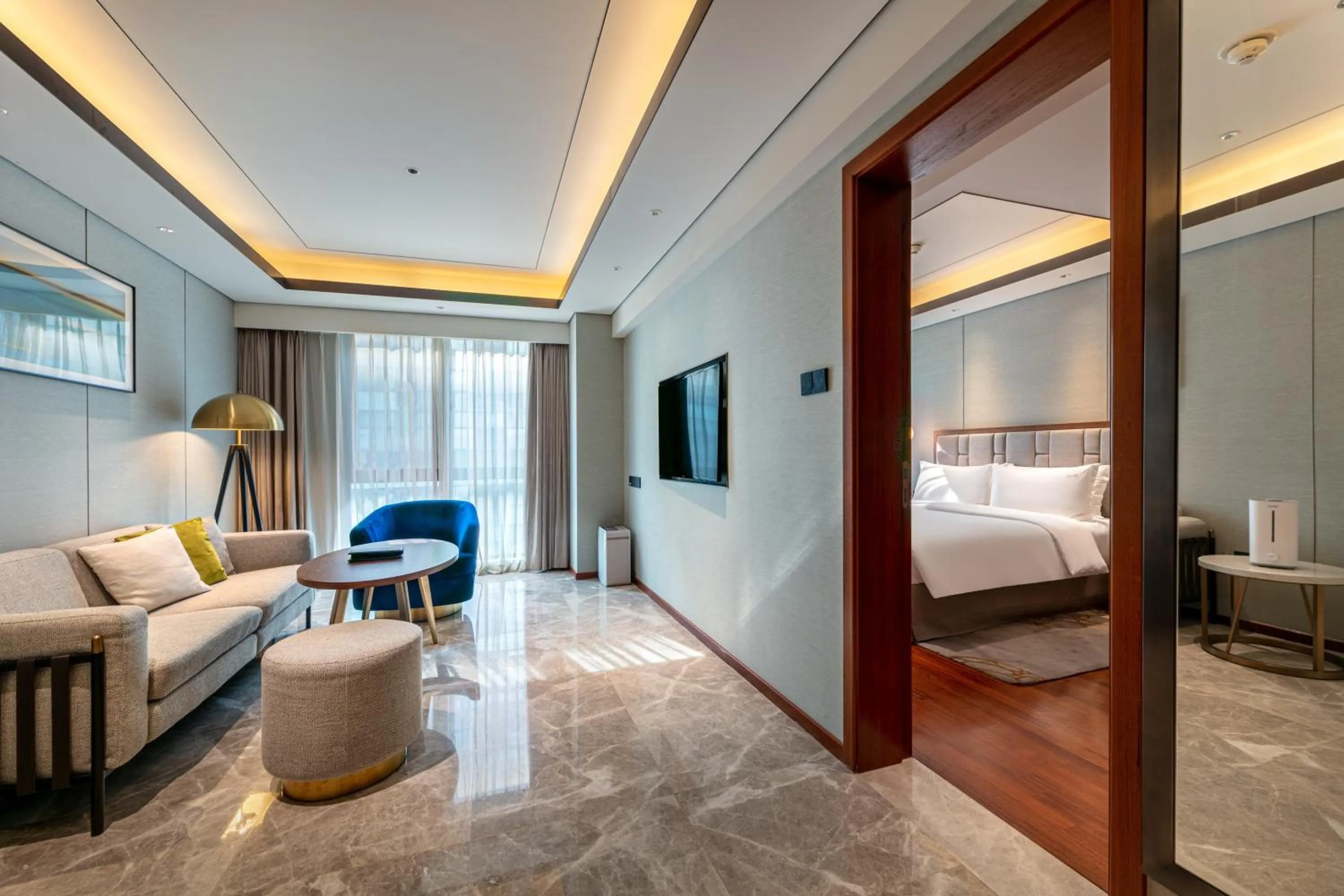 Photo of the whole room, Bed in Holiday Inn Suites Xi'an High-Tech Zone by IHG