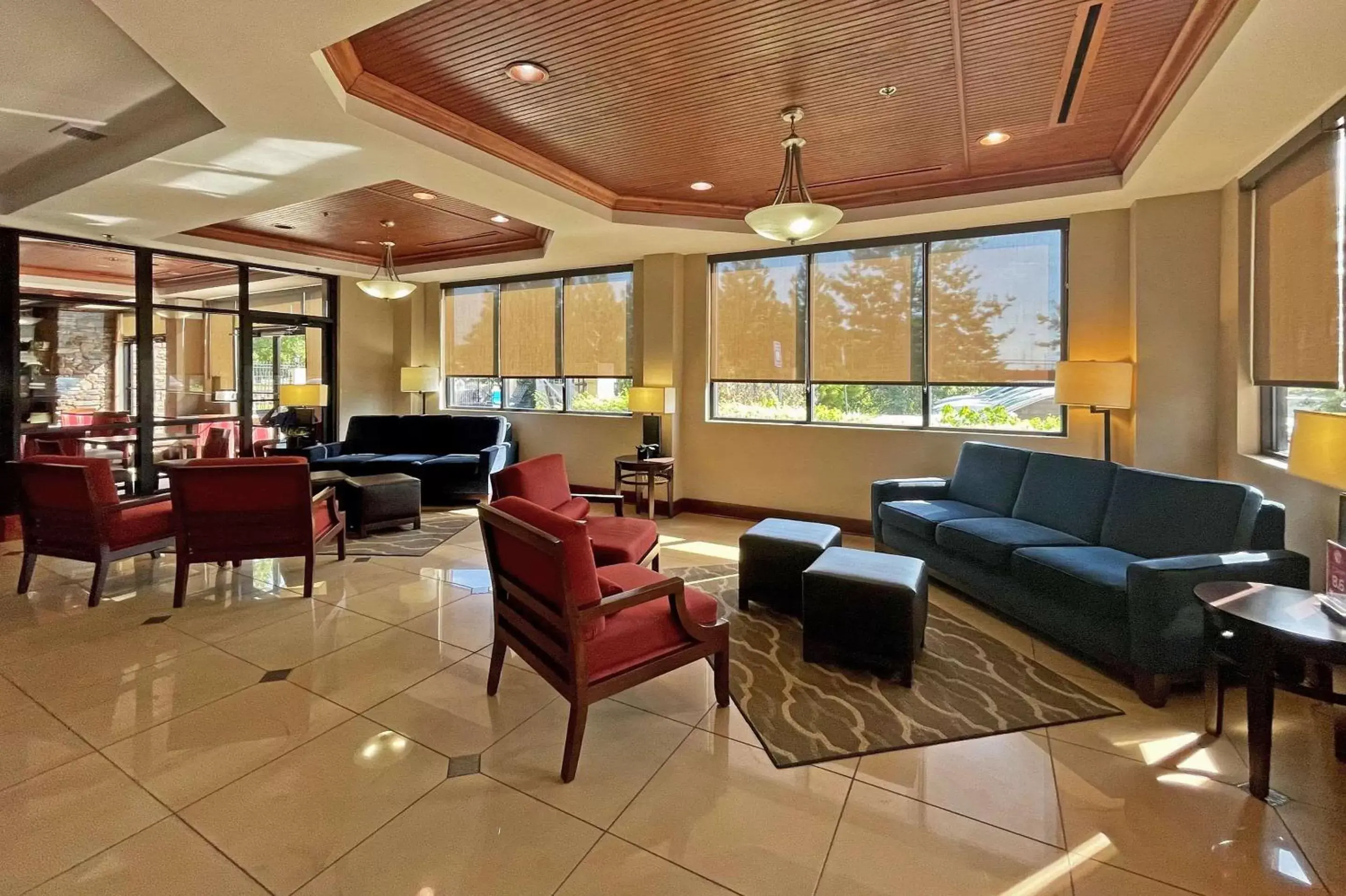 Lobby or reception in Comfort Suites Augusta Riverwatch