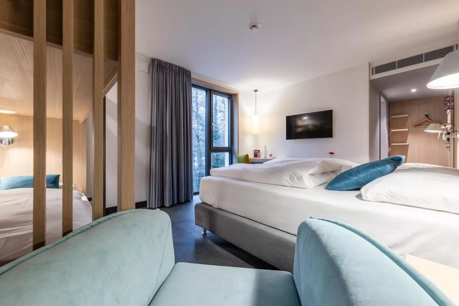 Photo of the whole room, Bed in Serways Hotel Hösel