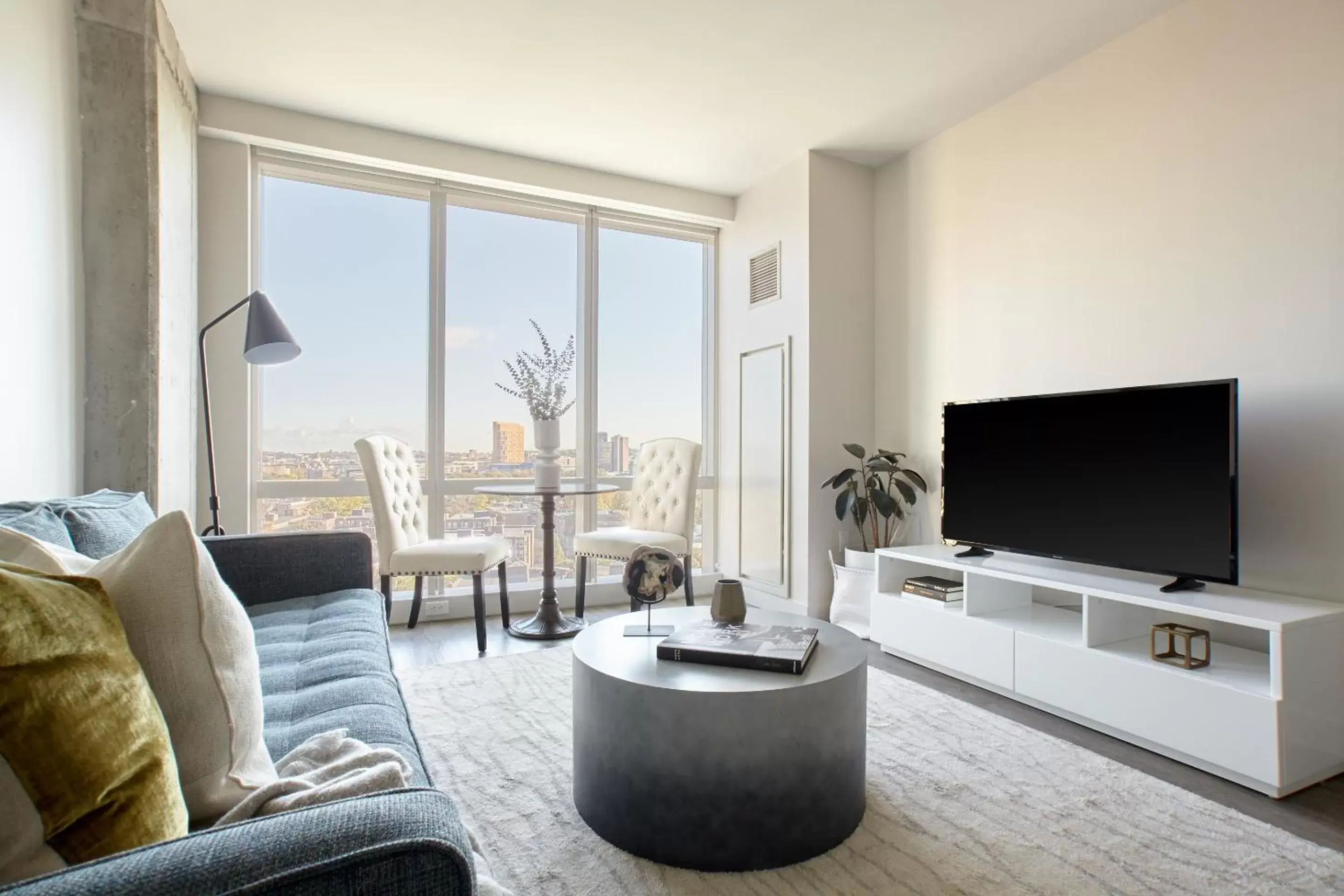 Living room, Seating Area in Sonder at Pierce Boston