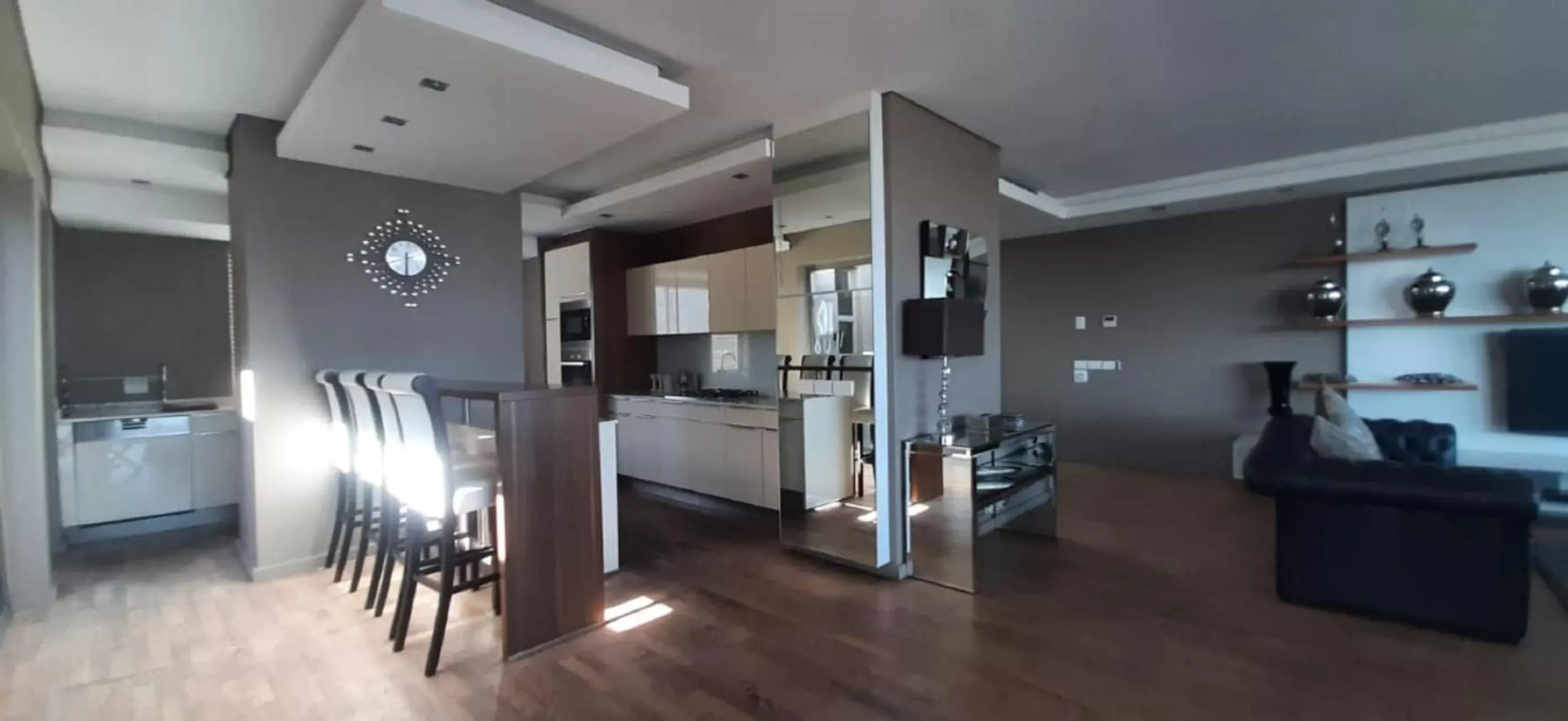 Decorative detail, Dining Area in The Residences at Crystal Towers