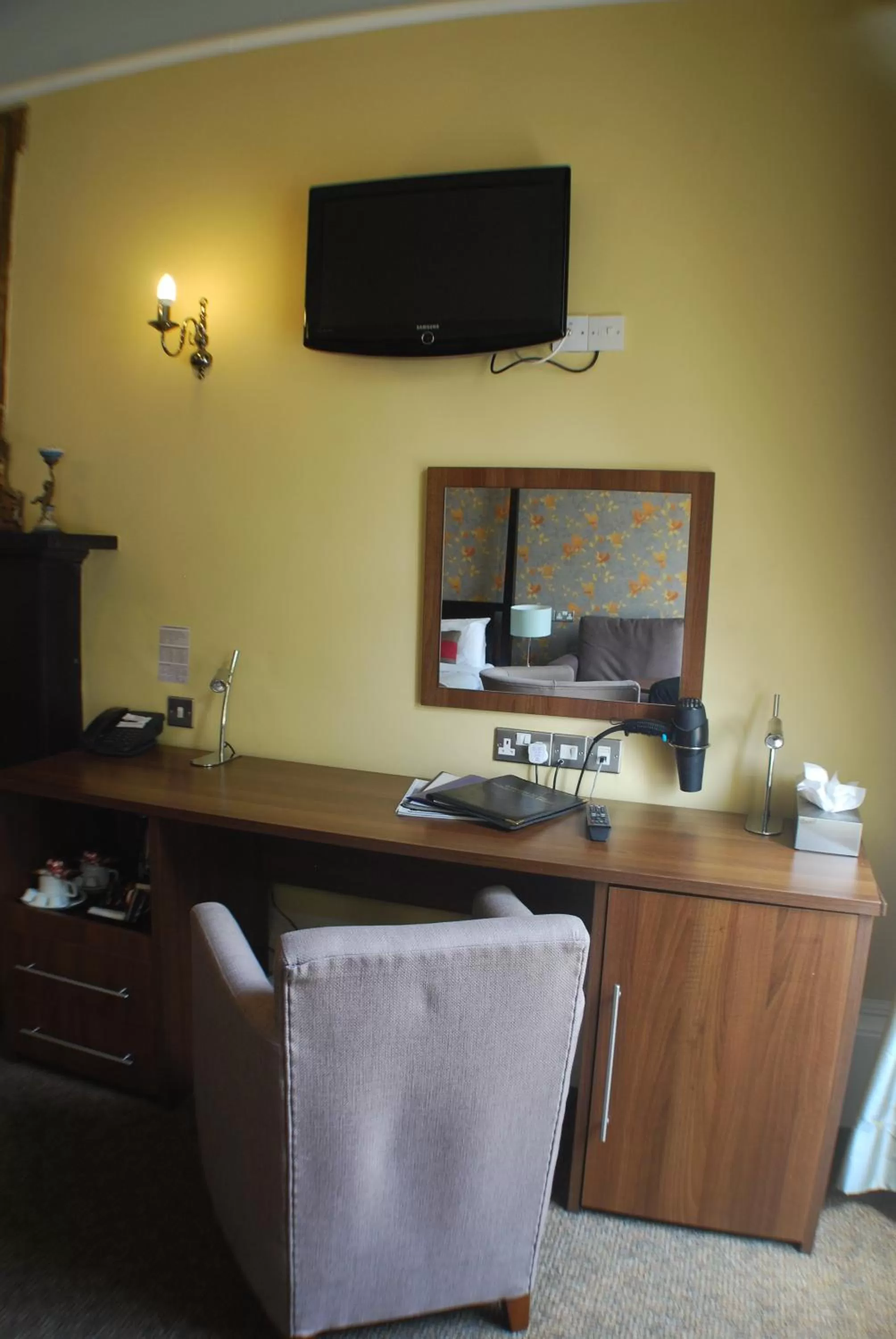 Seating area in The Salisbury Hotel