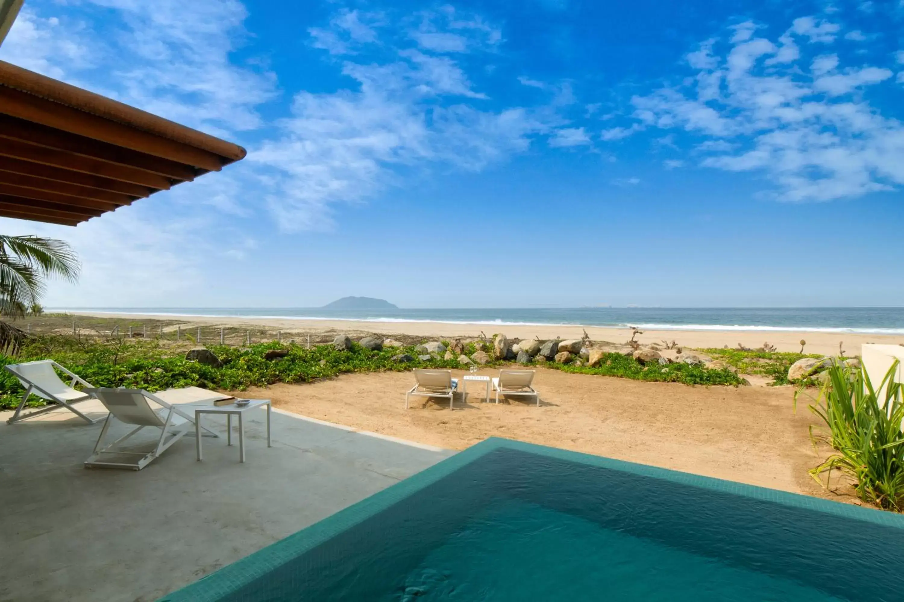 Balcony/Terrace, Swimming Pool in Marea Beachfront Villas