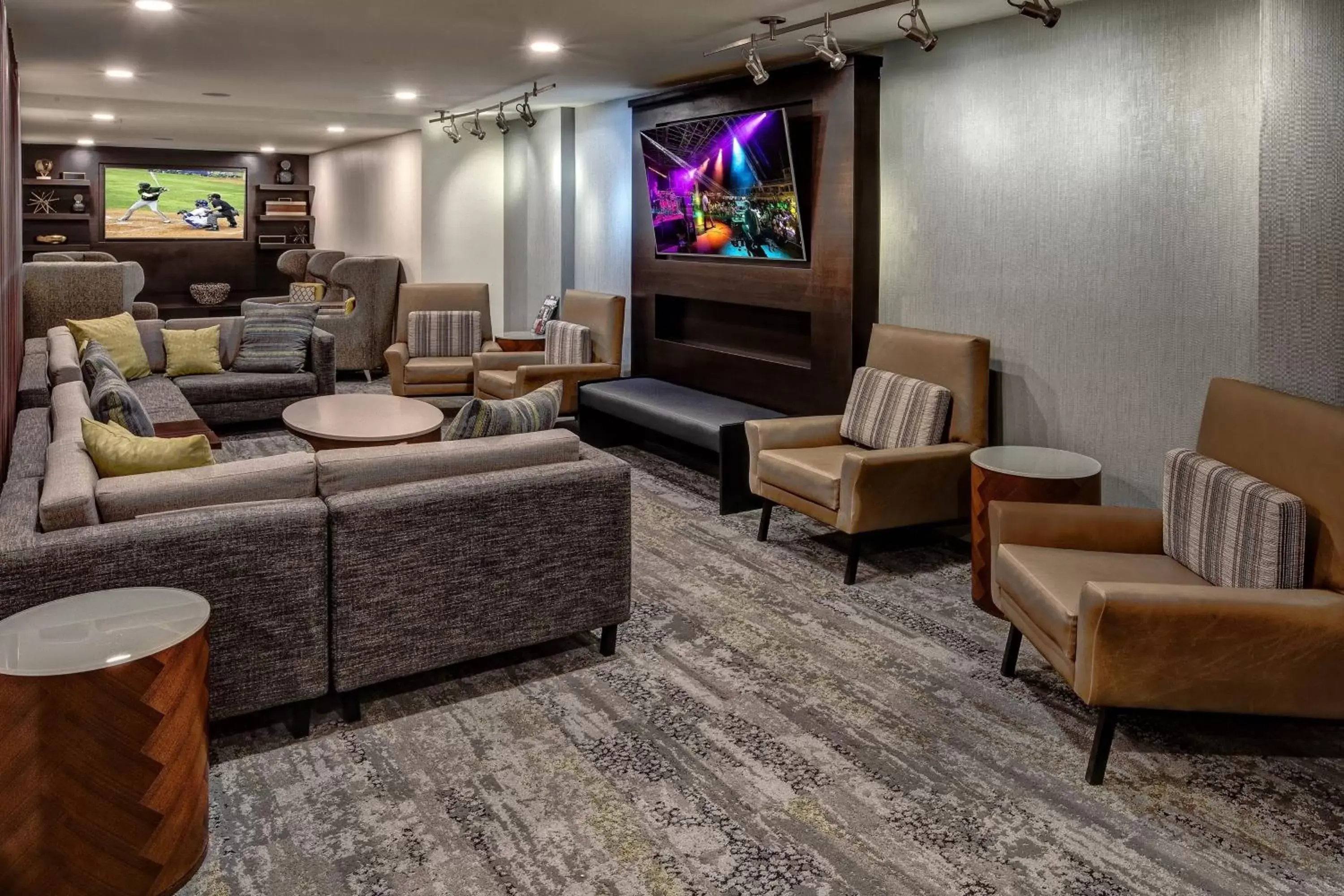 Lobby or reception, Lounge/Bar in Courtyard by Marriott Nashville Vanderbilt West End