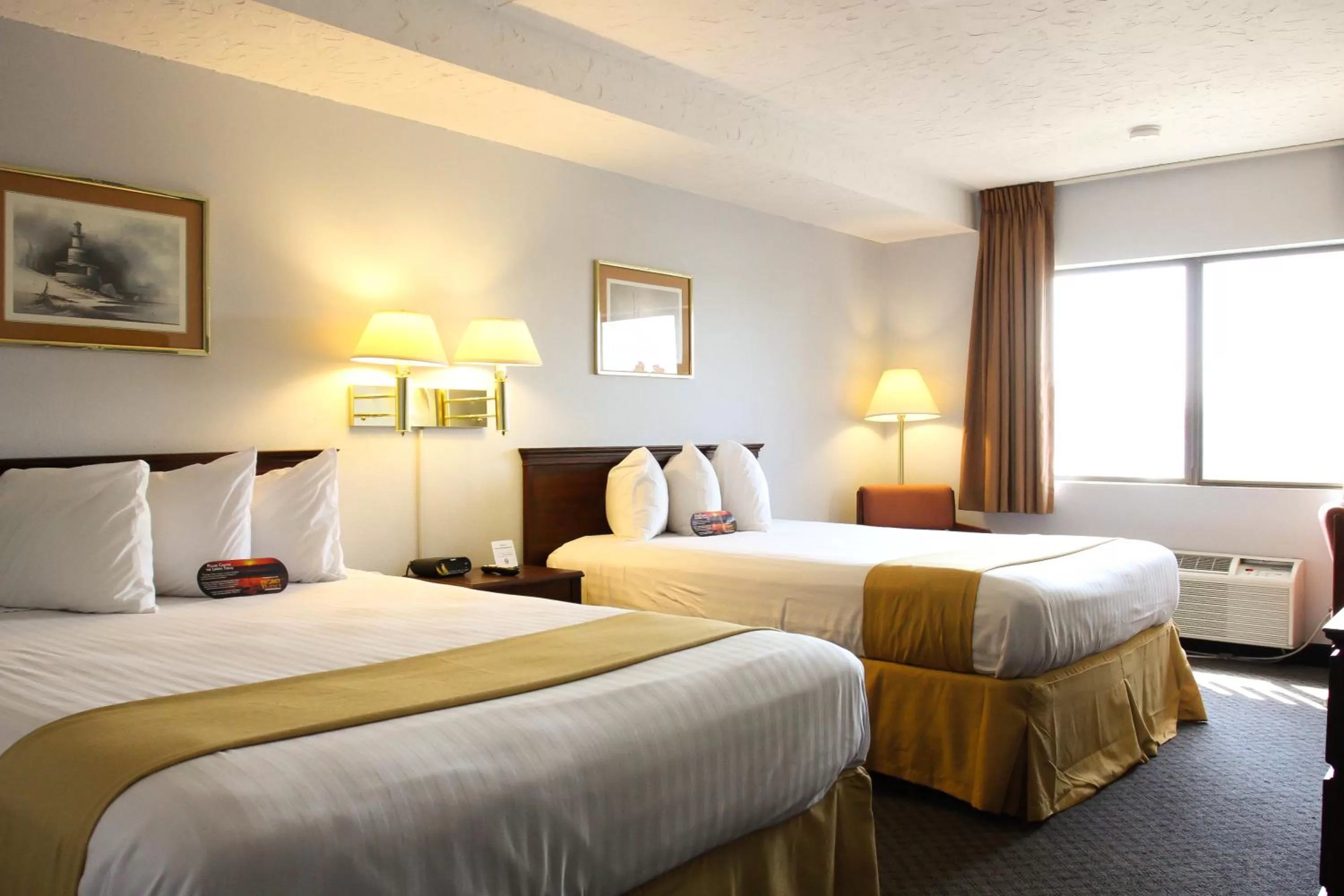 Queen Room with Two Queen Beds with River View in Clover Island Inn