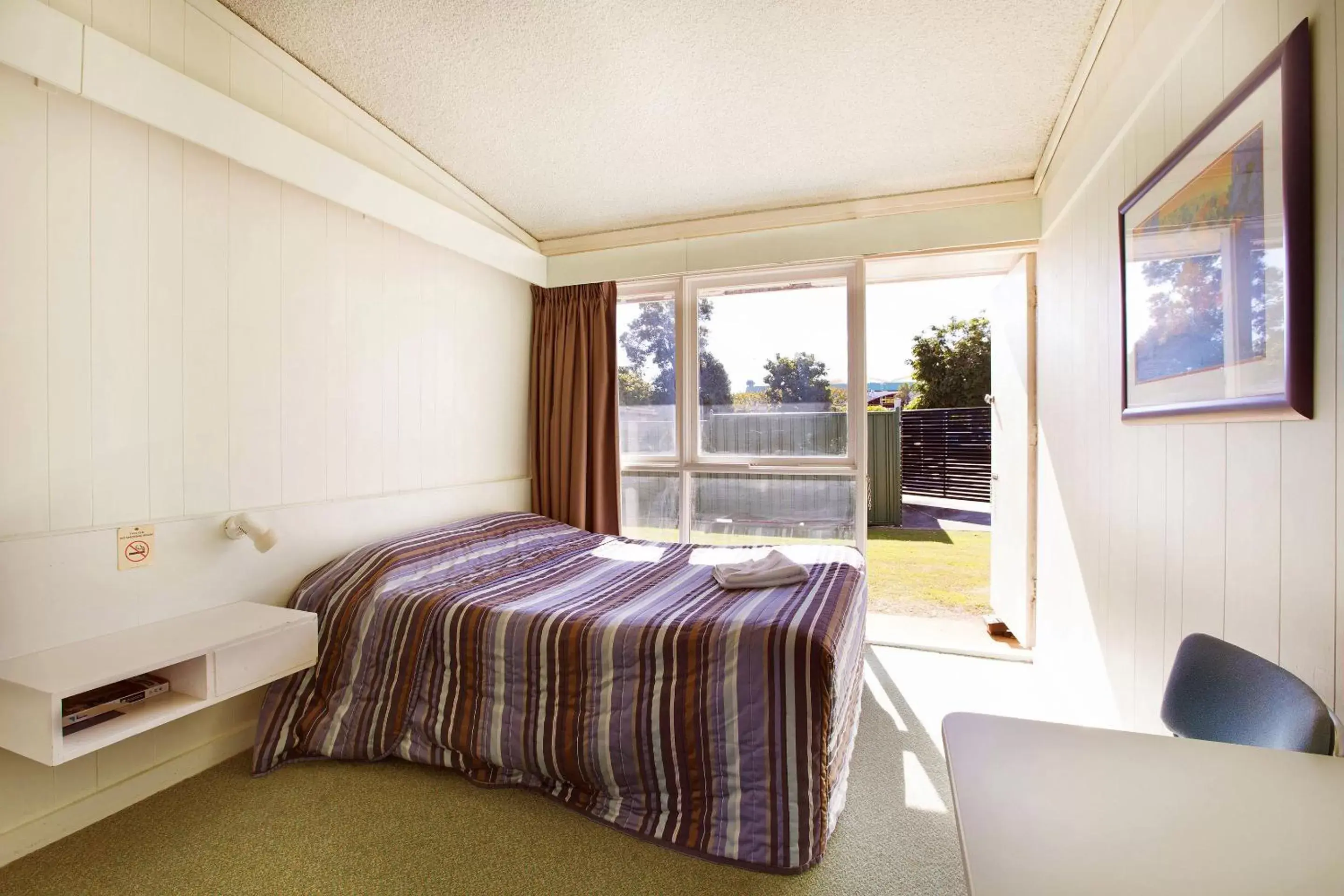 Day, Bed in Sunnybank Hotel Brisbane