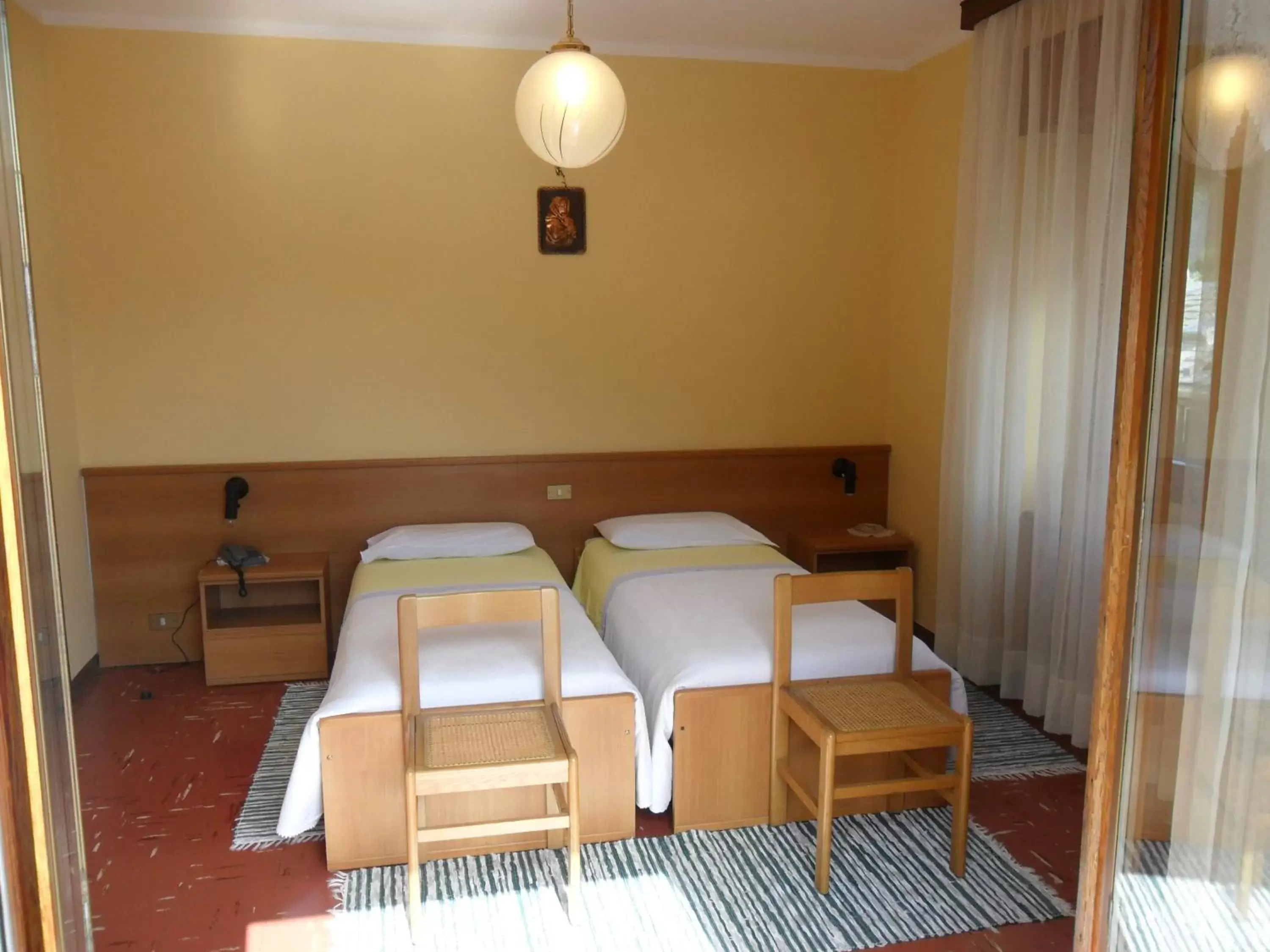 Bedroom, Bed in Albergo Motel Dosdè