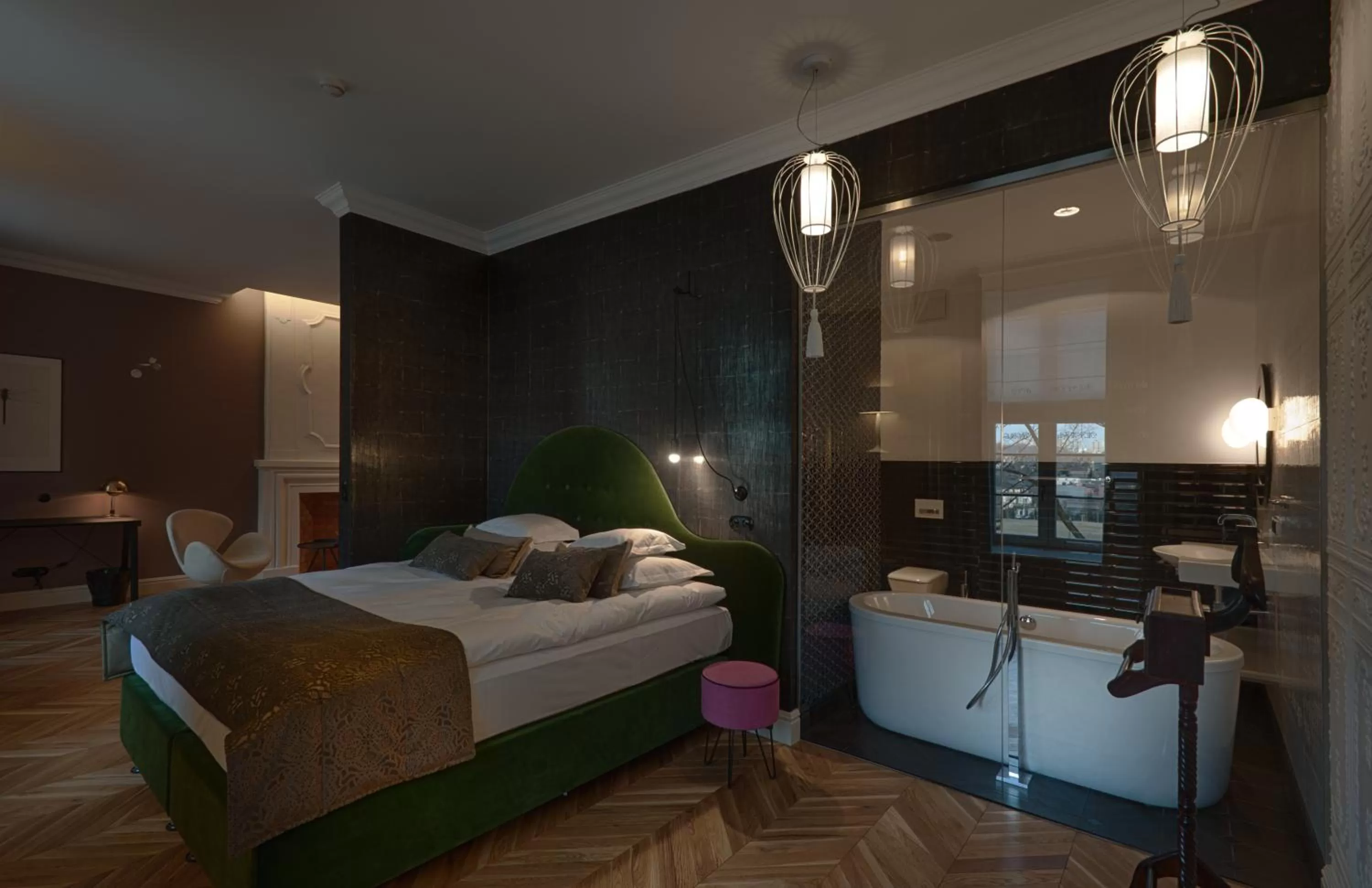 Bedroom, Bed in Relais & Châteaux Hotel Quadrille - Adults Only