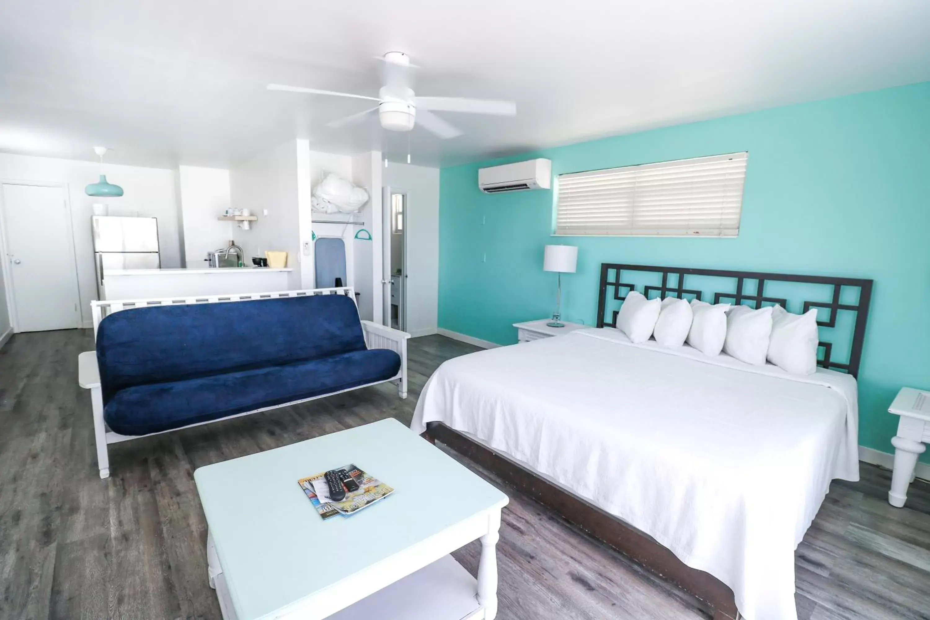 Bed in Drop Anchor Resort & Marina