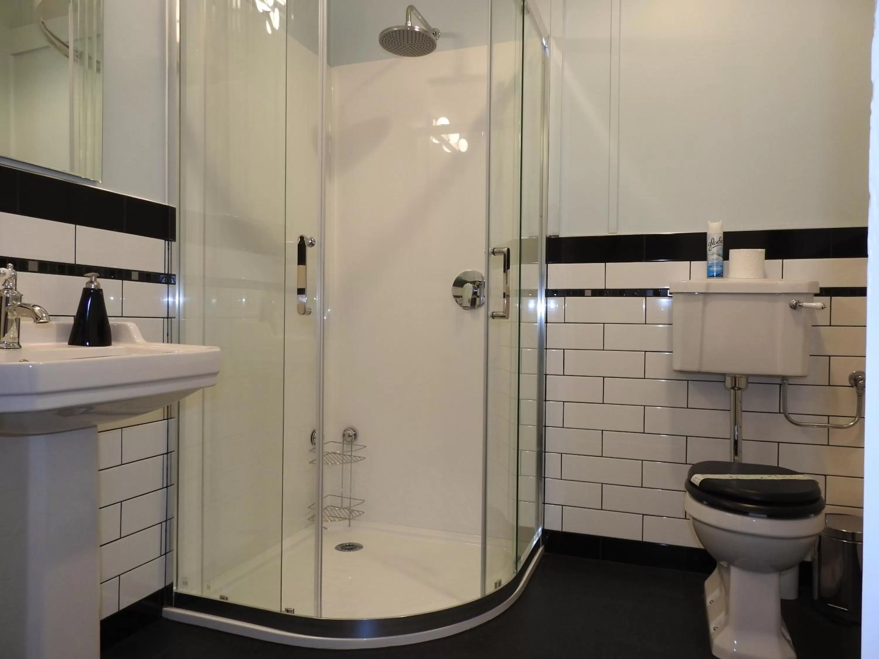 Shower in Gardner Court Motel