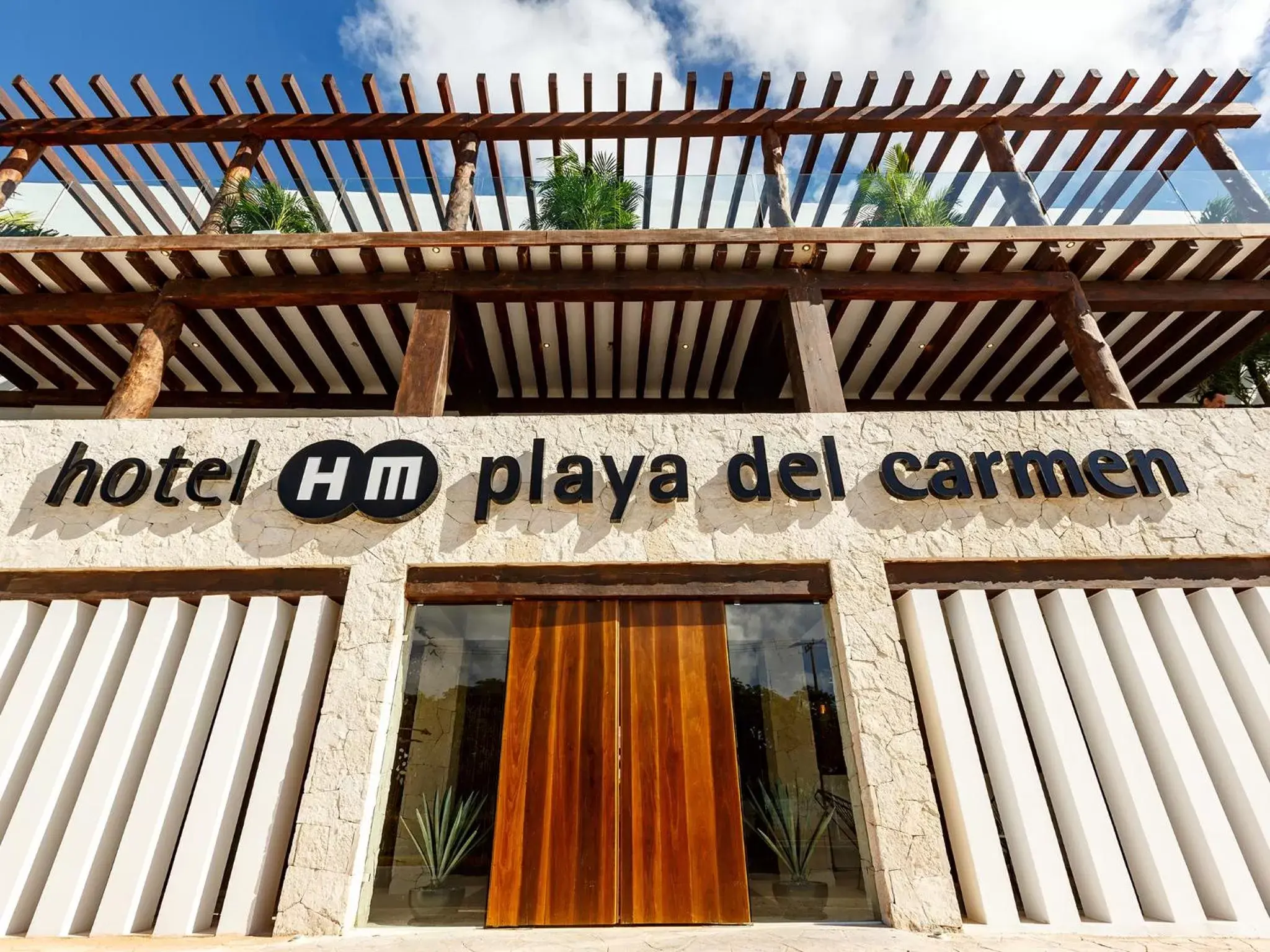 Facade/entrance in HM Playa del Carmen