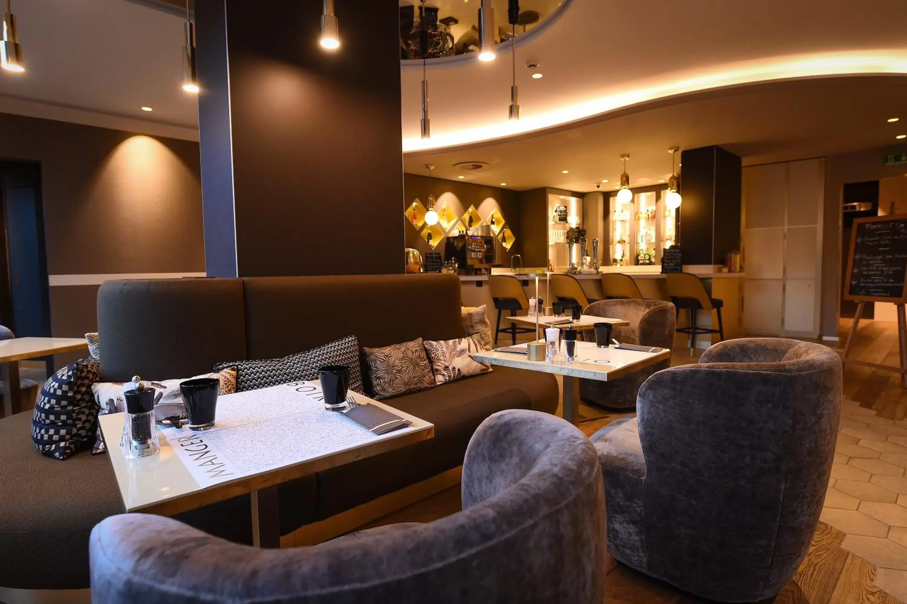 Lounge or bar, Restaurant/Places to Eat in Mercure Dijon Centre Clemenceau