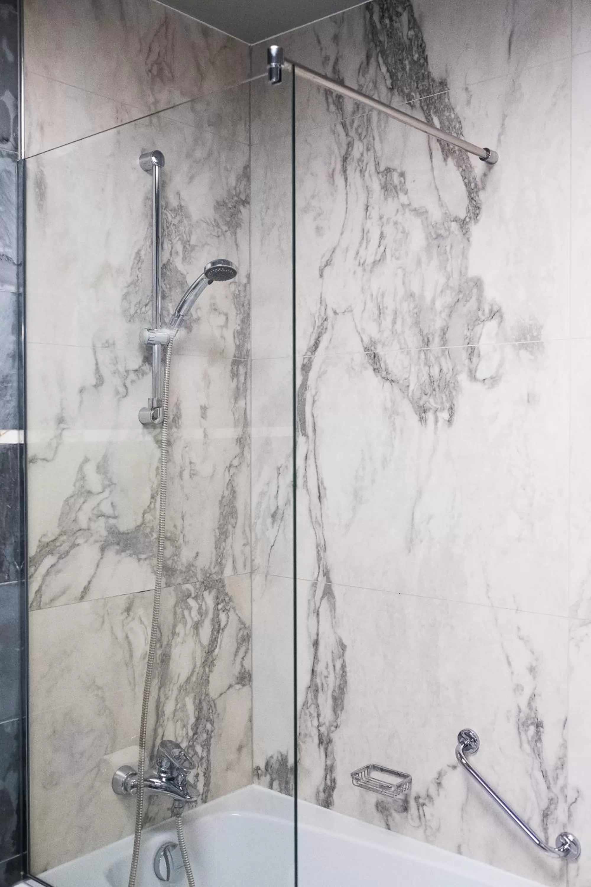 Bathroom in Hyllit Hotel