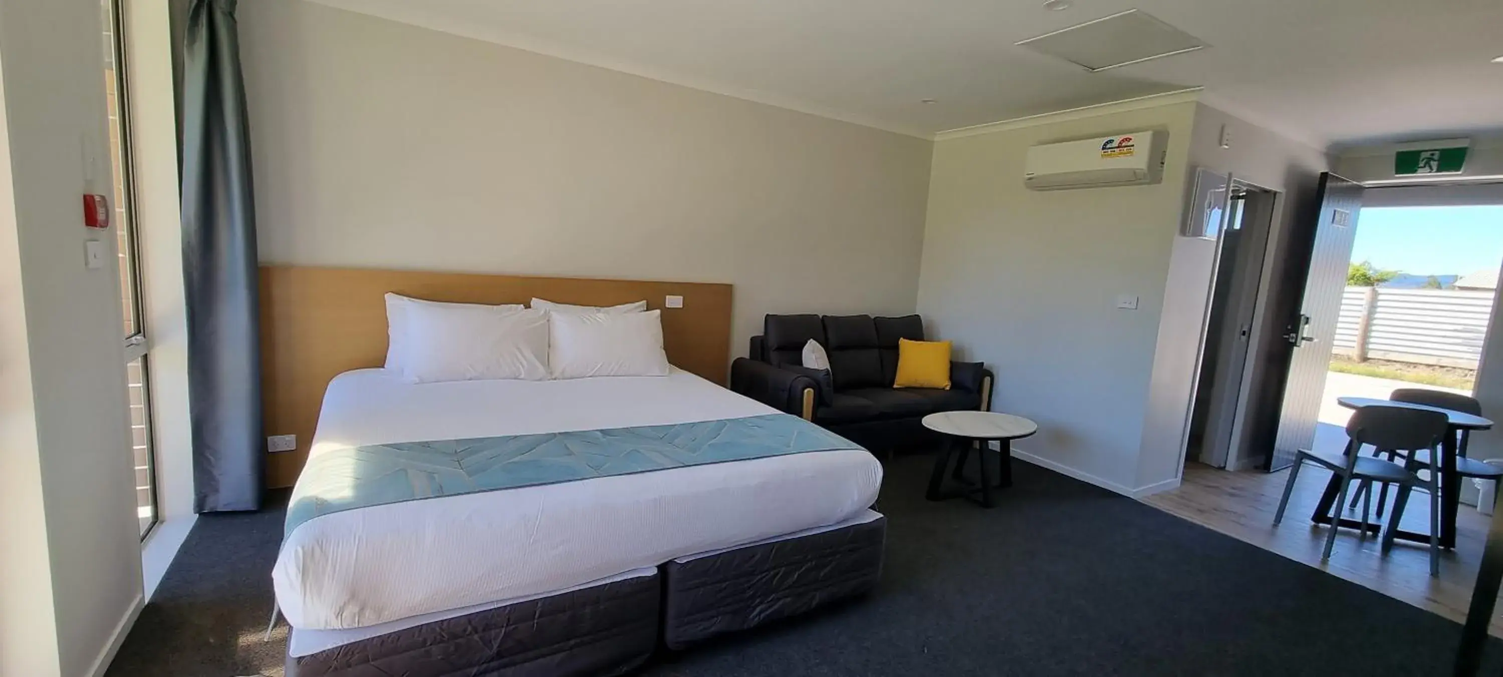 Bed in Rotorua Hideaway Lodge