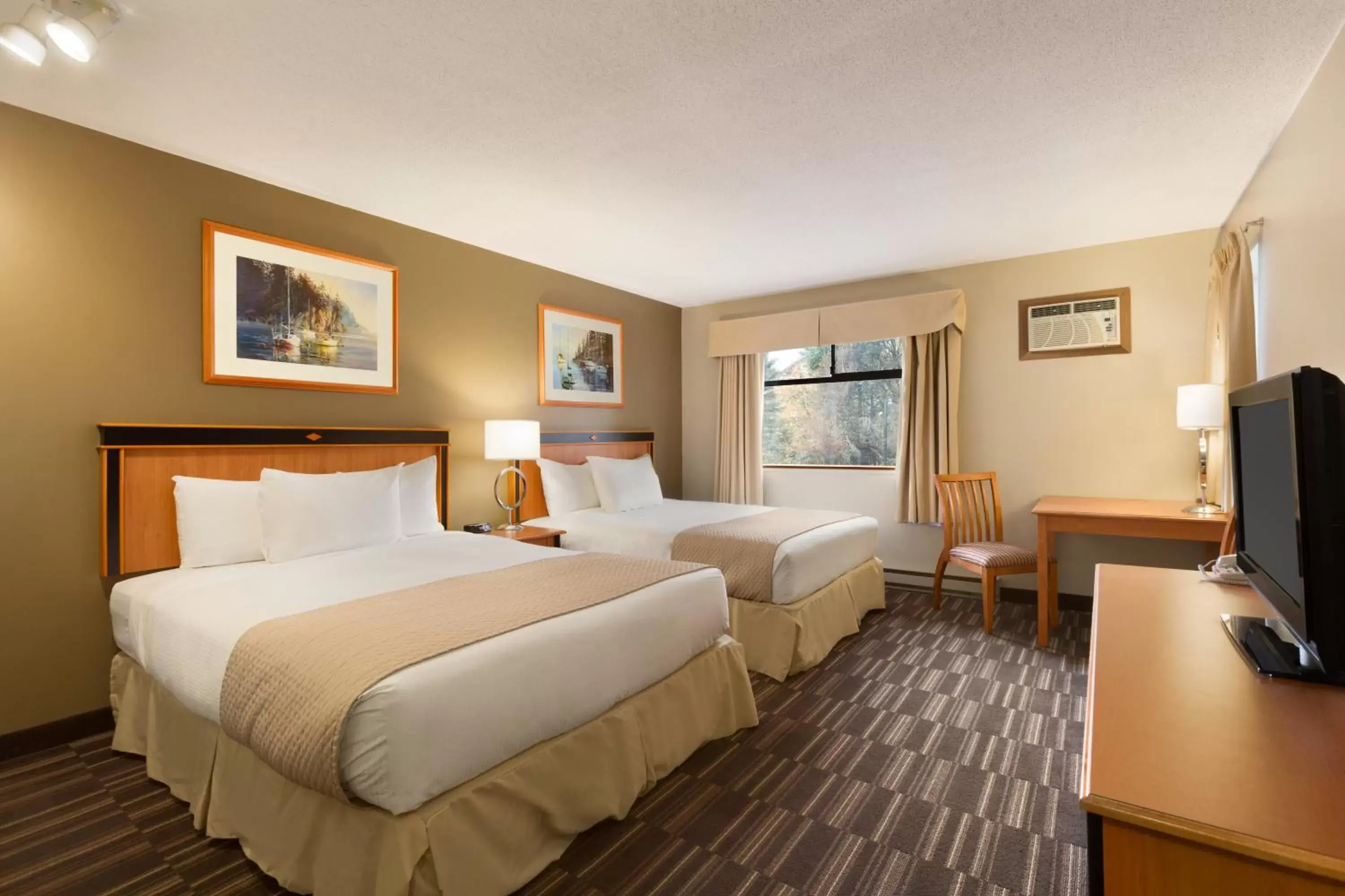 Photo of the whole room in Days Inn by Wyndham Nanaimo
