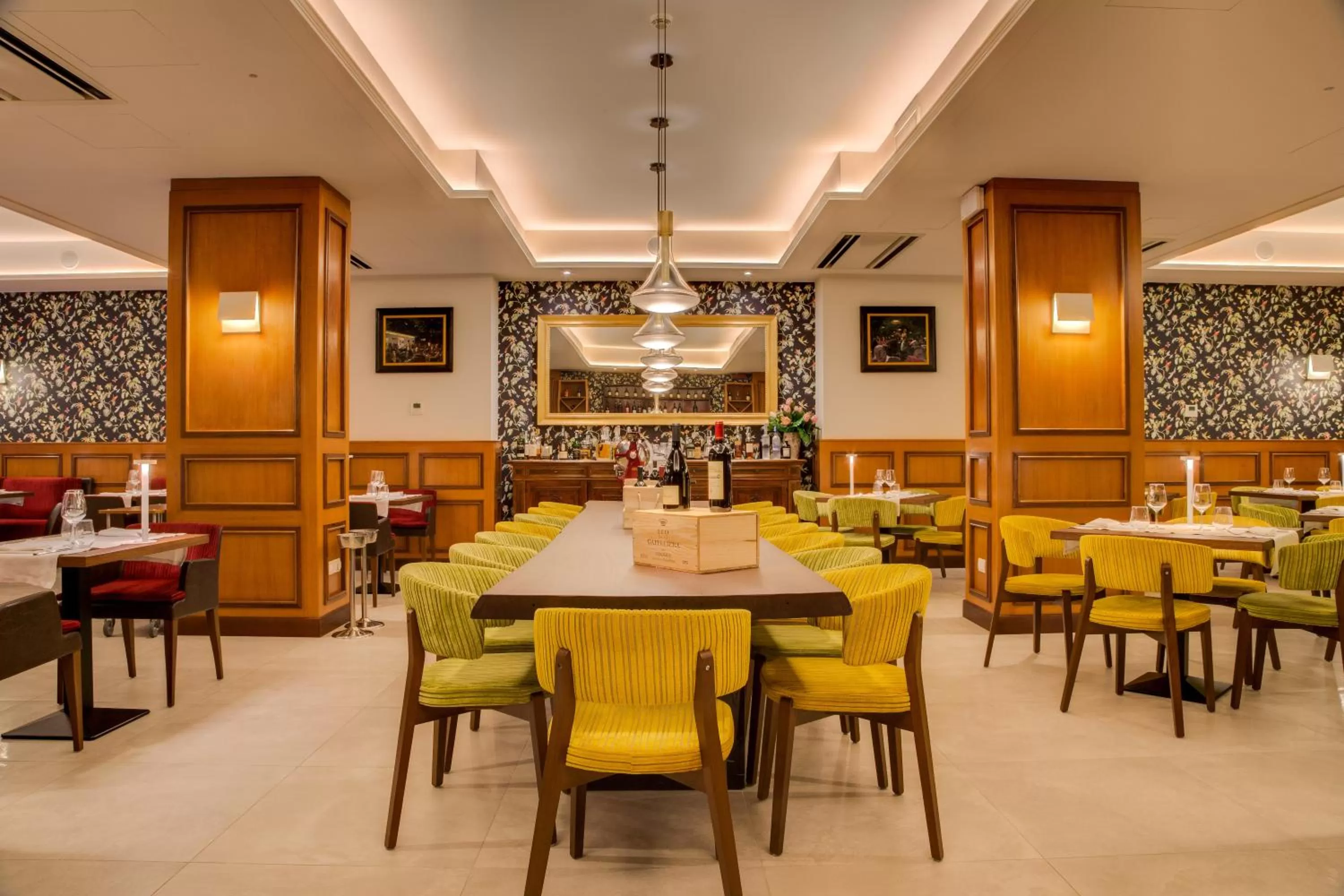 Restaurant/places to eat in Grande Albergo Roma